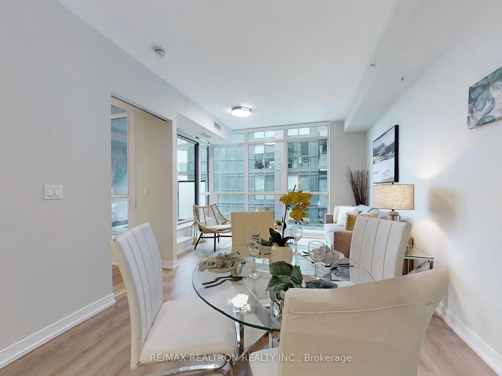 Photo 12 of Unit 302, 36 Howard Park Avenue, Toronto, Roncesvalles — HOMEH