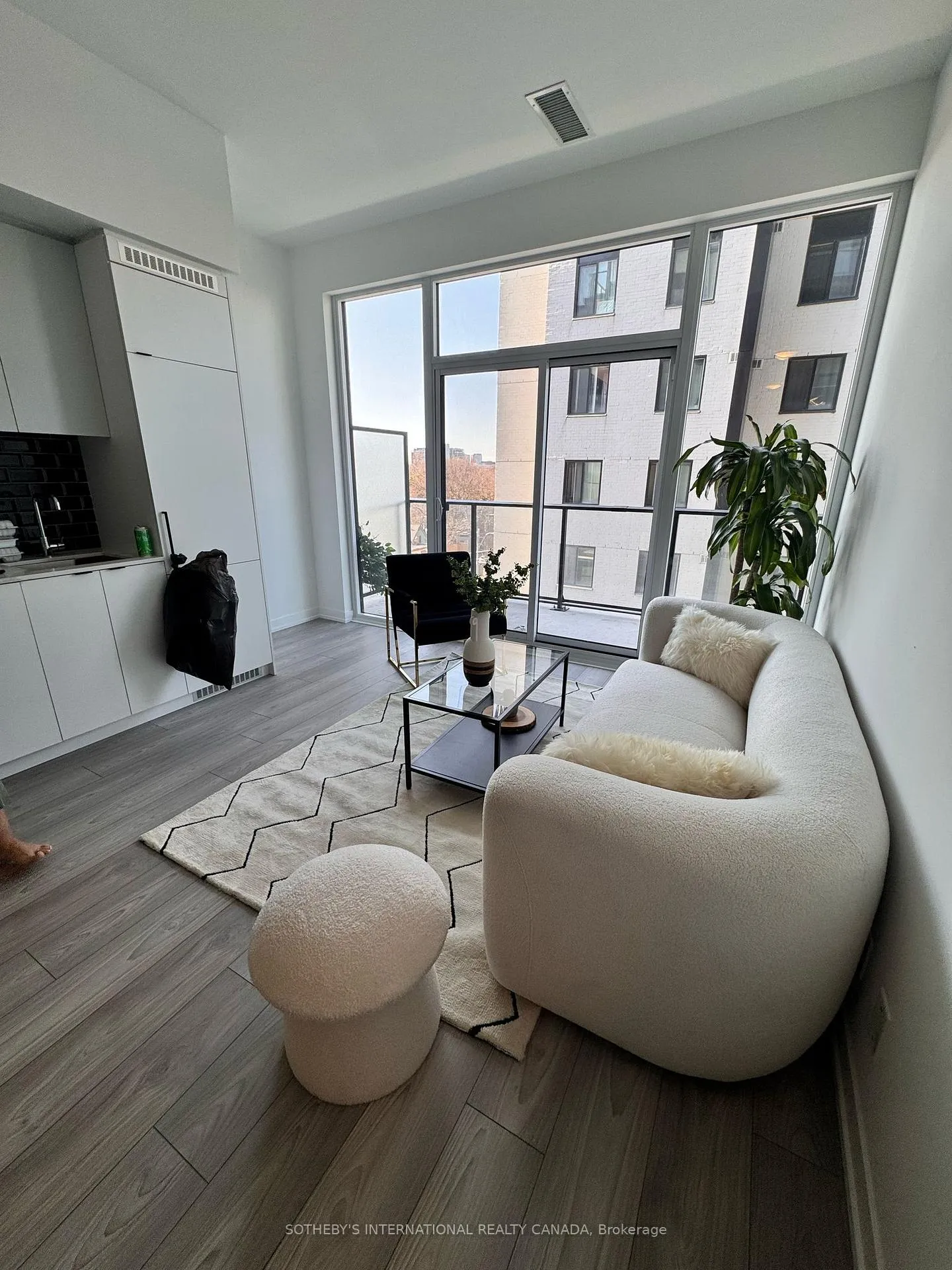 Photo 6 of Unit 431, 285 Dufferin Street, Toronto, South Parkdale — HOMEH