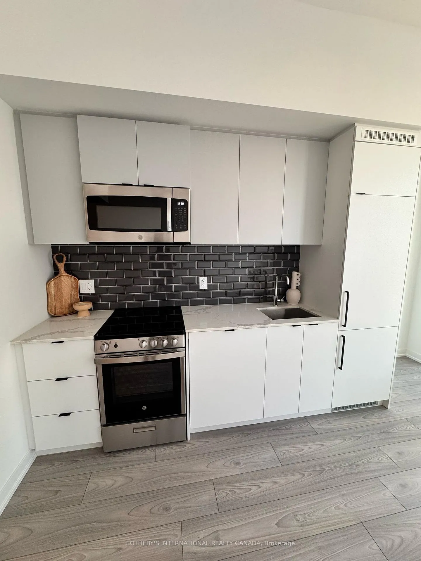 Photo 8 of Unit 431, 285 Dufferin Street, Toronto, South Parkdale — HOMEH