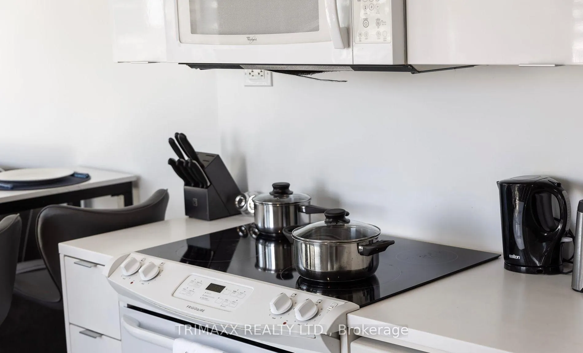Photo 6 of Unit 3002, 21 Iceboat Terrace, Toronto, Waterfront Communities — HOMEH