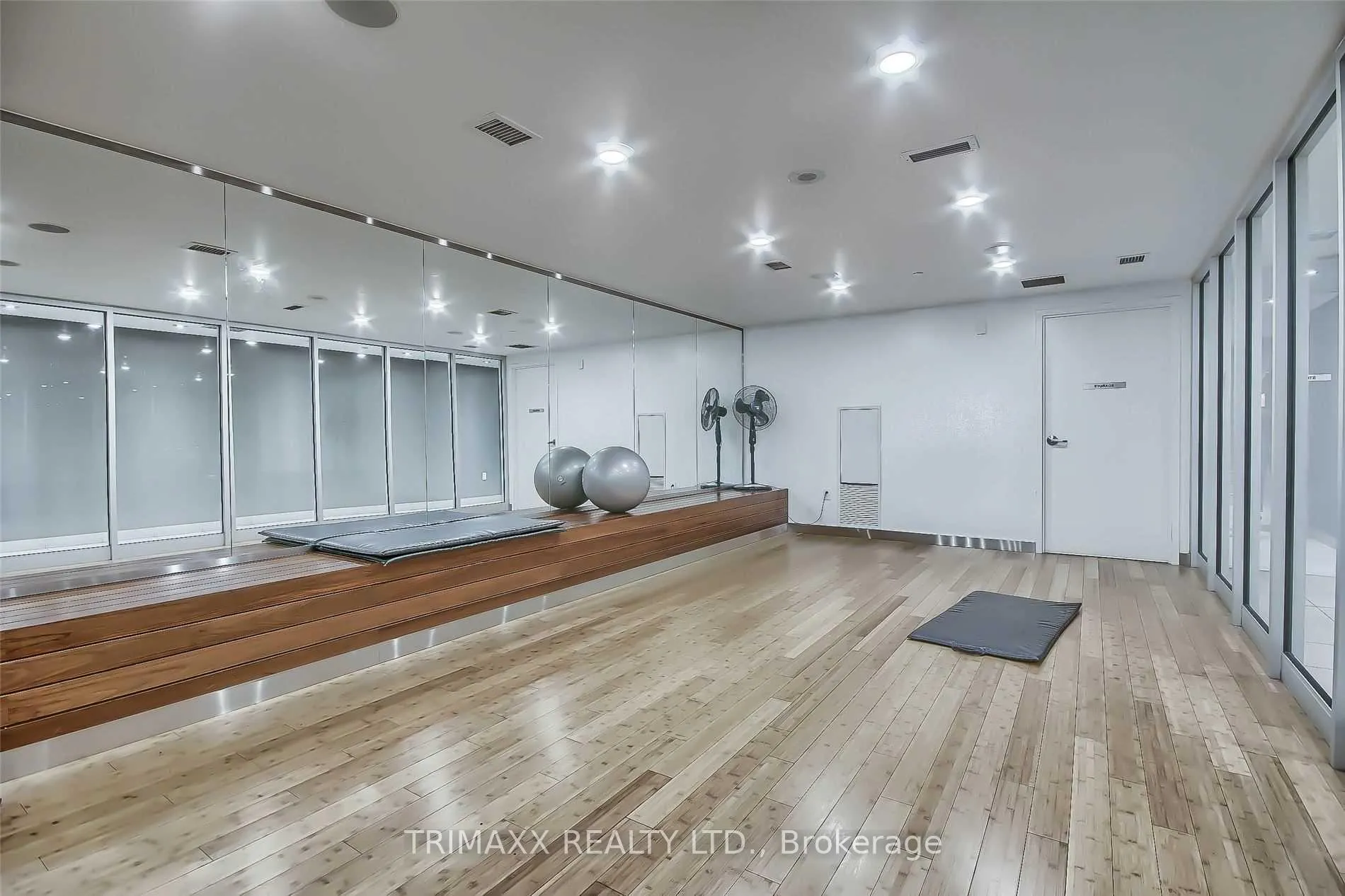 Photo 18 of Unit 3002, 21 Iceboat Terrace, Toronto, Waterfront Communities — HOMEH