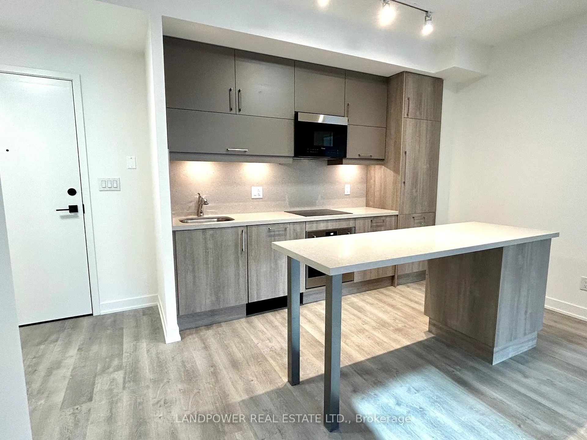 Photo 3 of Unit 733, 8119 Birchmount Road, Markham, Unionville — HOMEH