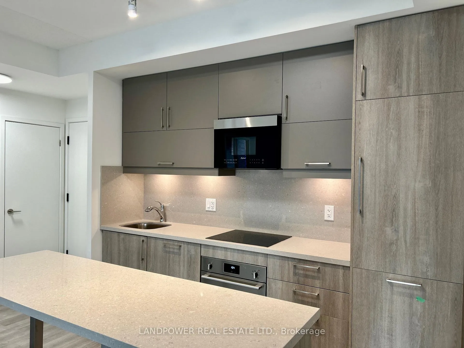 Photo 6 of Unit 733, 8119 Birchmount Road, Markham, Unionville — HOMEH