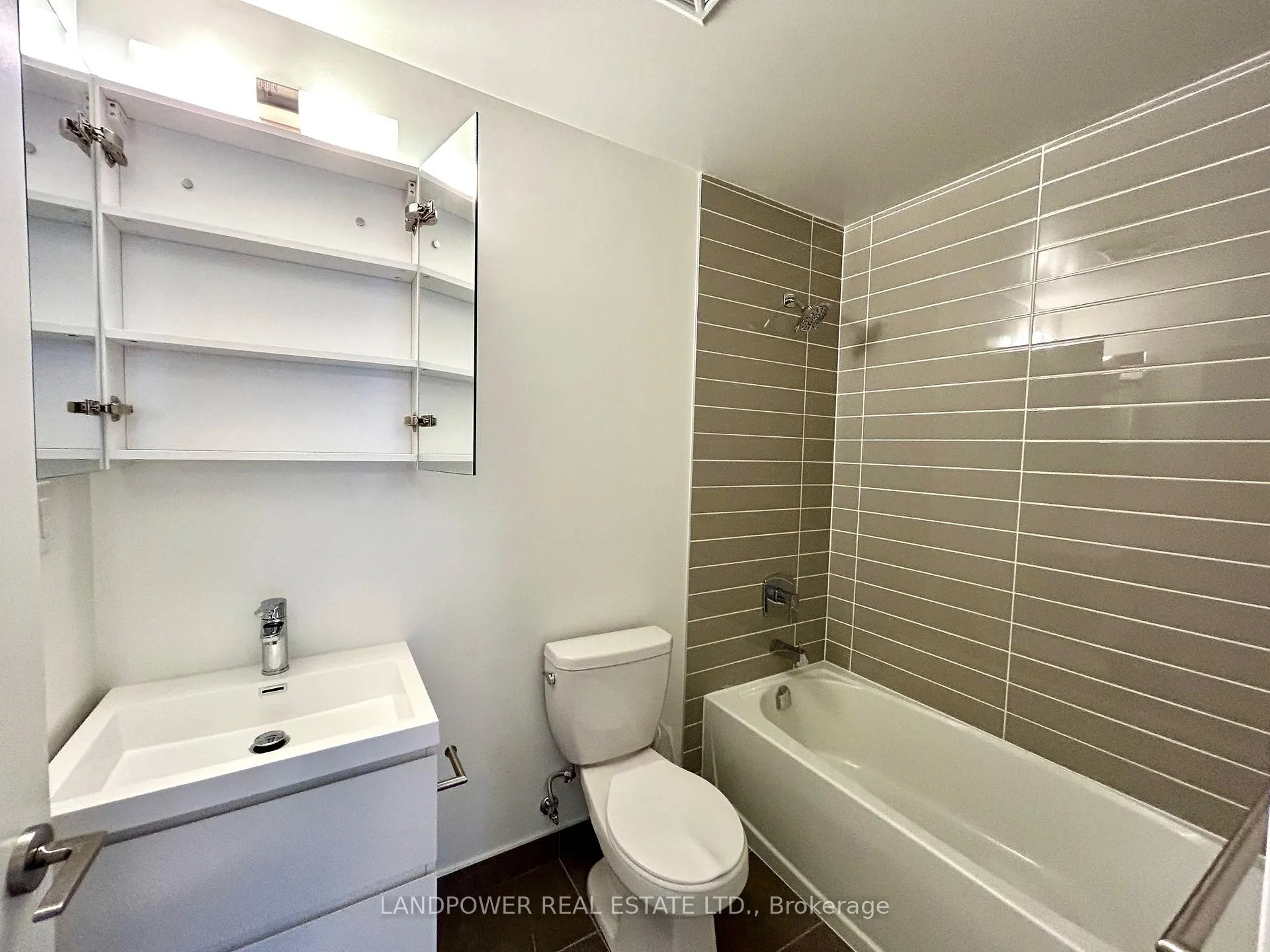 Photo 17 of Unit 733, 8119 Birchmount Road, Markham, Unionville — HOMEH