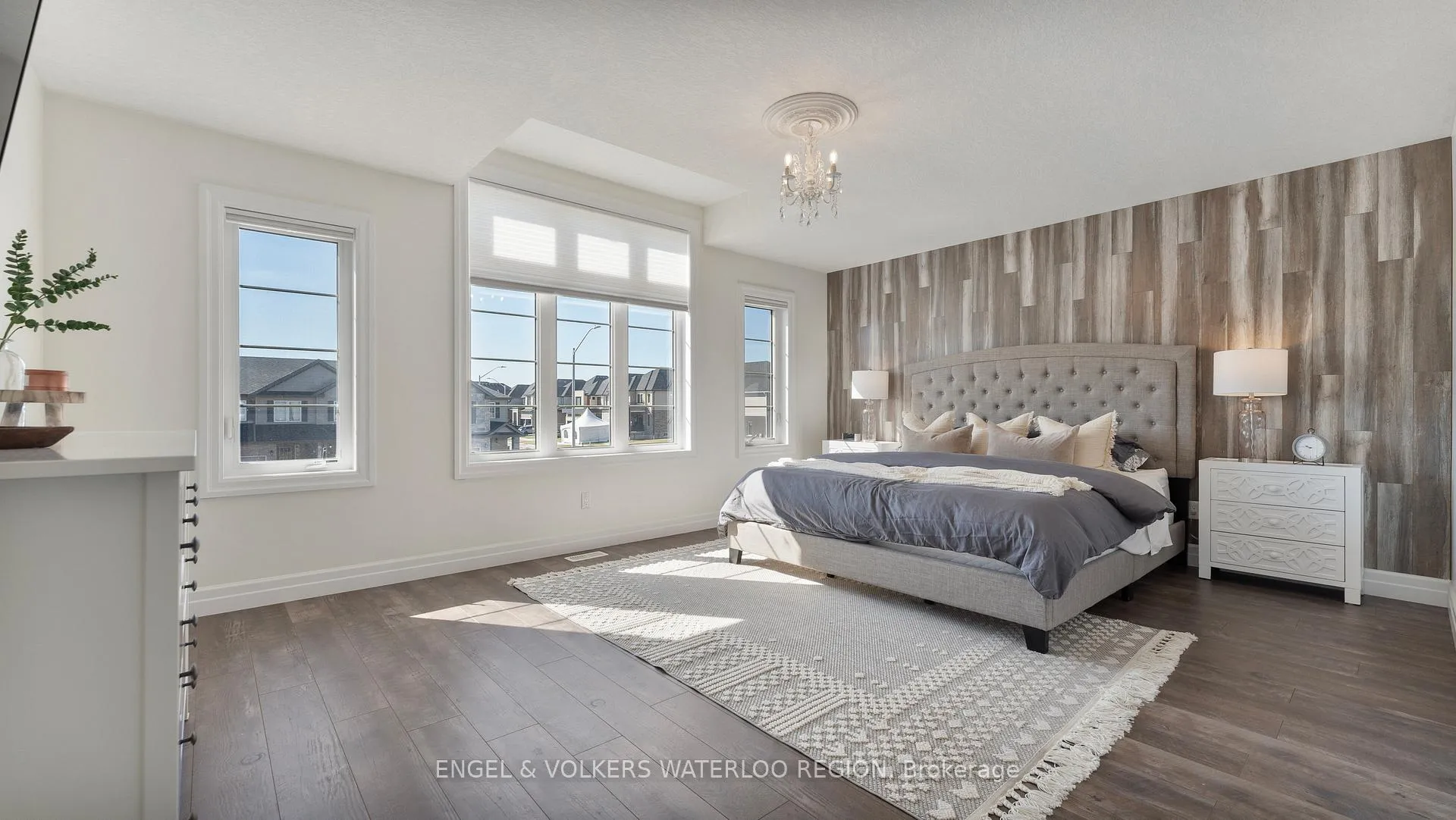 Photo 23 of 68 Arlington Parkway, Brant, Paris — HOMEH