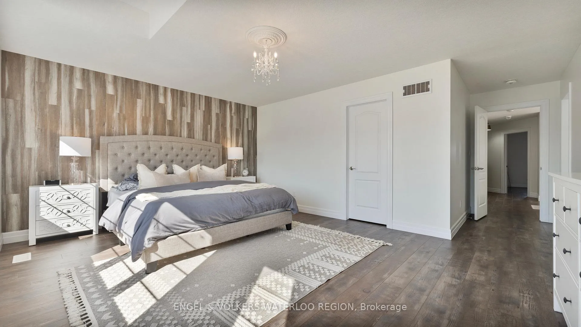 Photo 24 of 68 Arlington Parkway, Brant, Paris — HOMEH