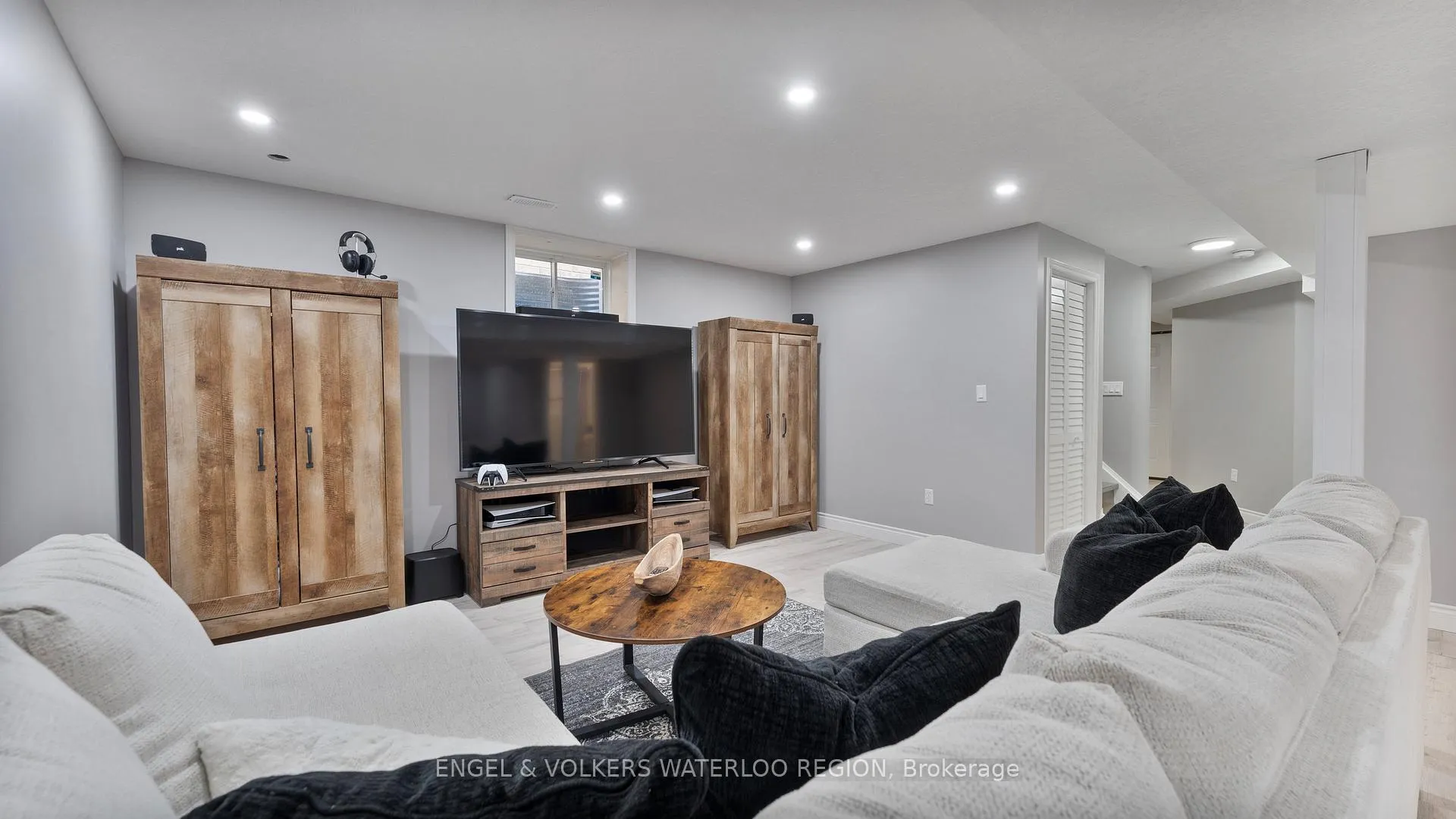 Photo 27 of 68 Arlington Parkway, Brant, Paris — HOMEH