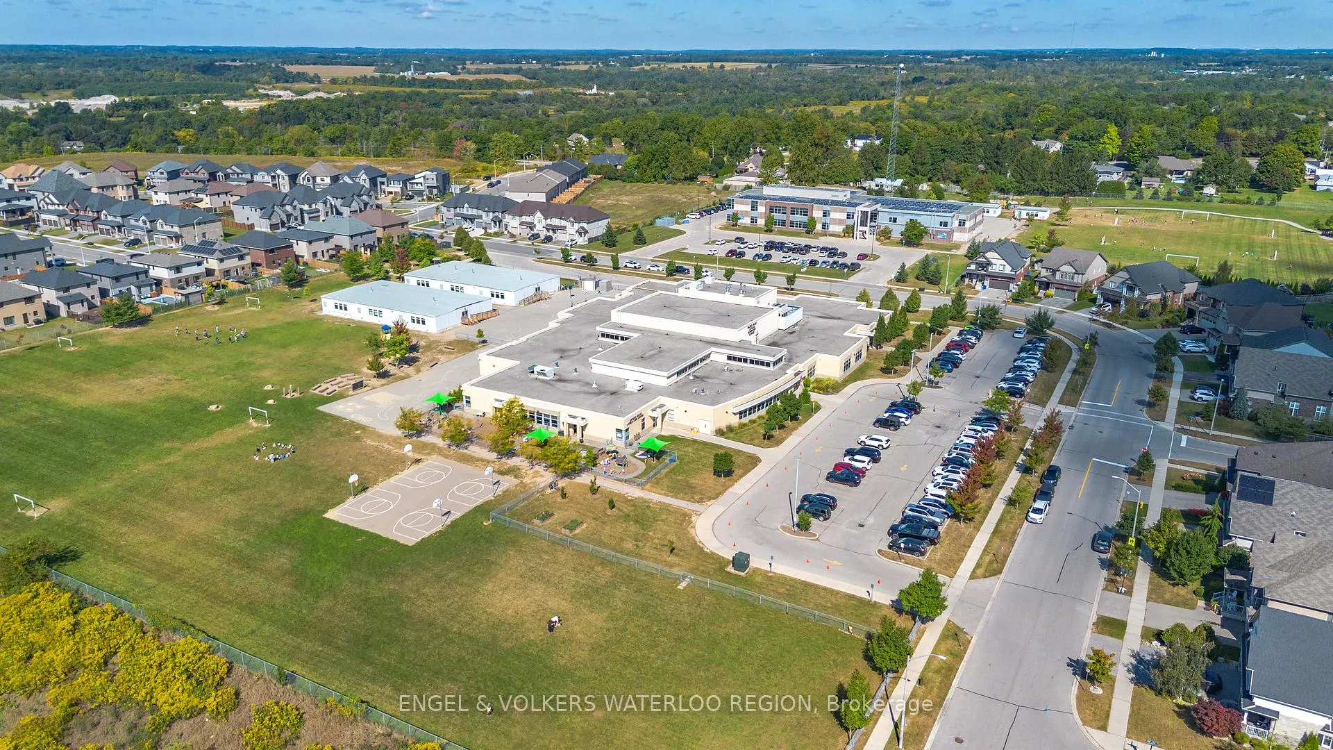 Photo 40 of 68 Arlington Parkway, Brant, Paris — HOMEH