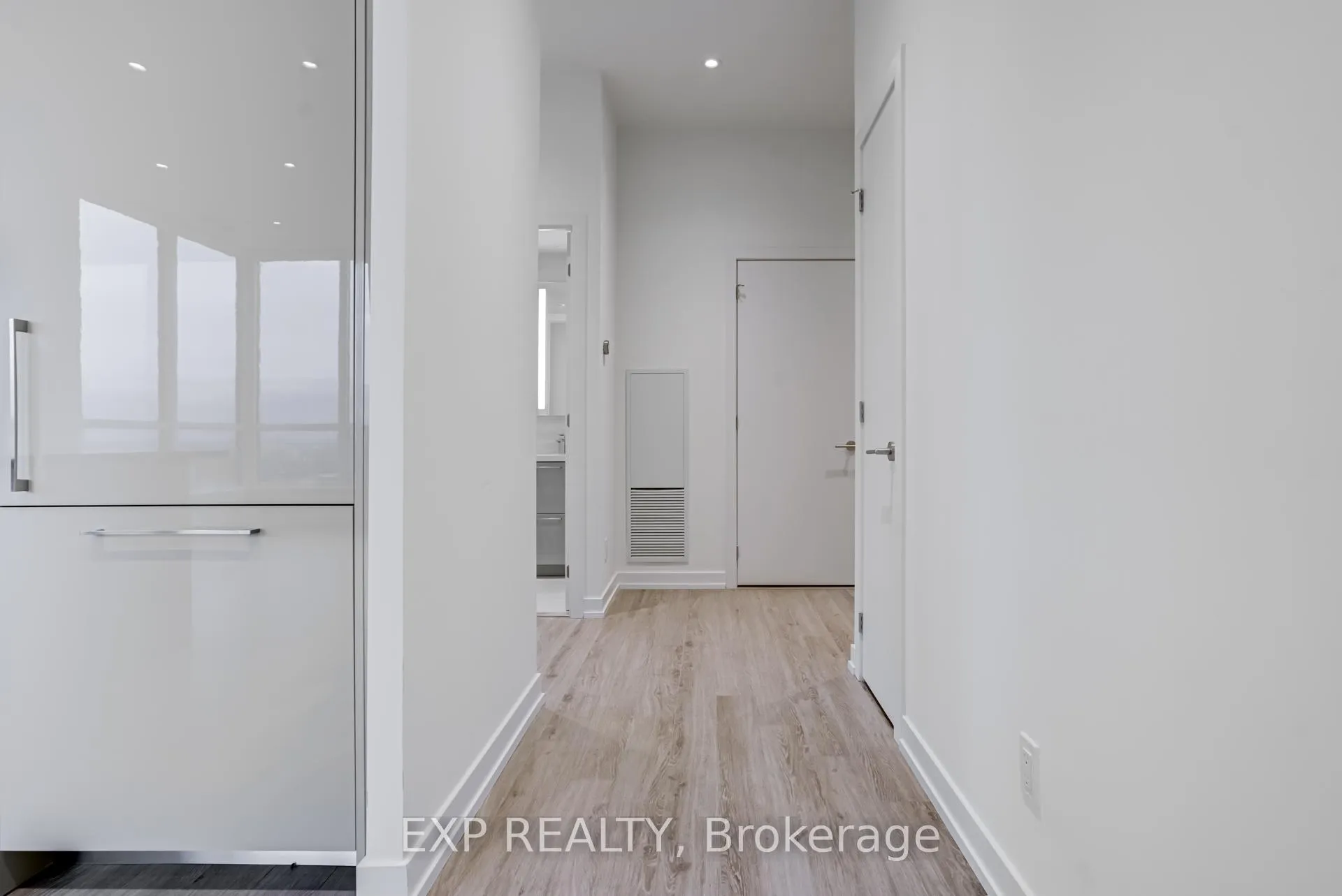 Photo 8 of Unit 3001, 1 Grandview Avenue, Markham, Thornhill — HOMEH