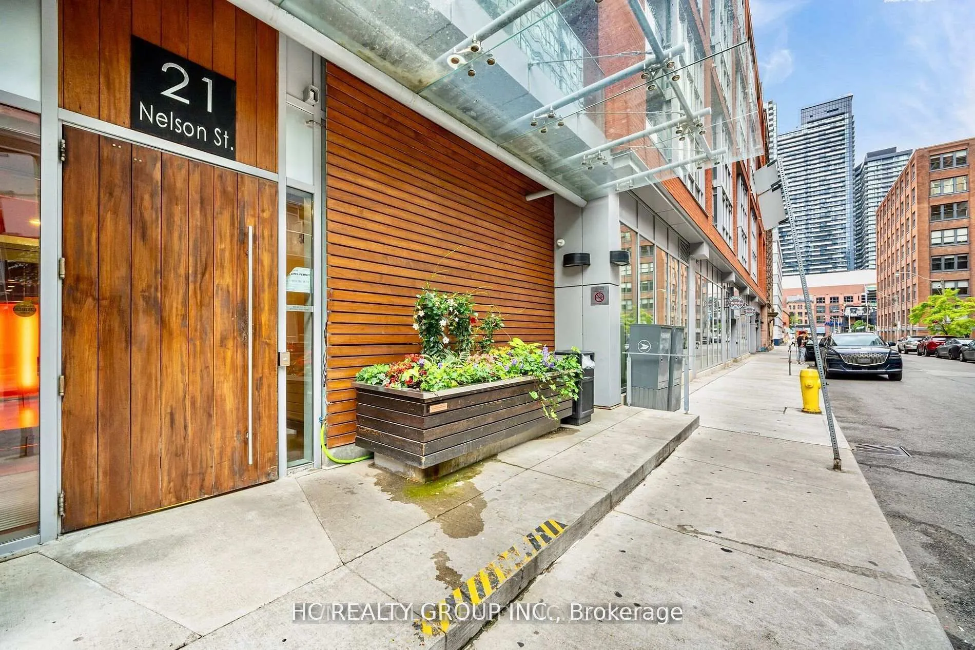 Photo 3 of Unit Lph 17, 21 Nelson Street, Toronto, Waterfront Communities — HOMEH
