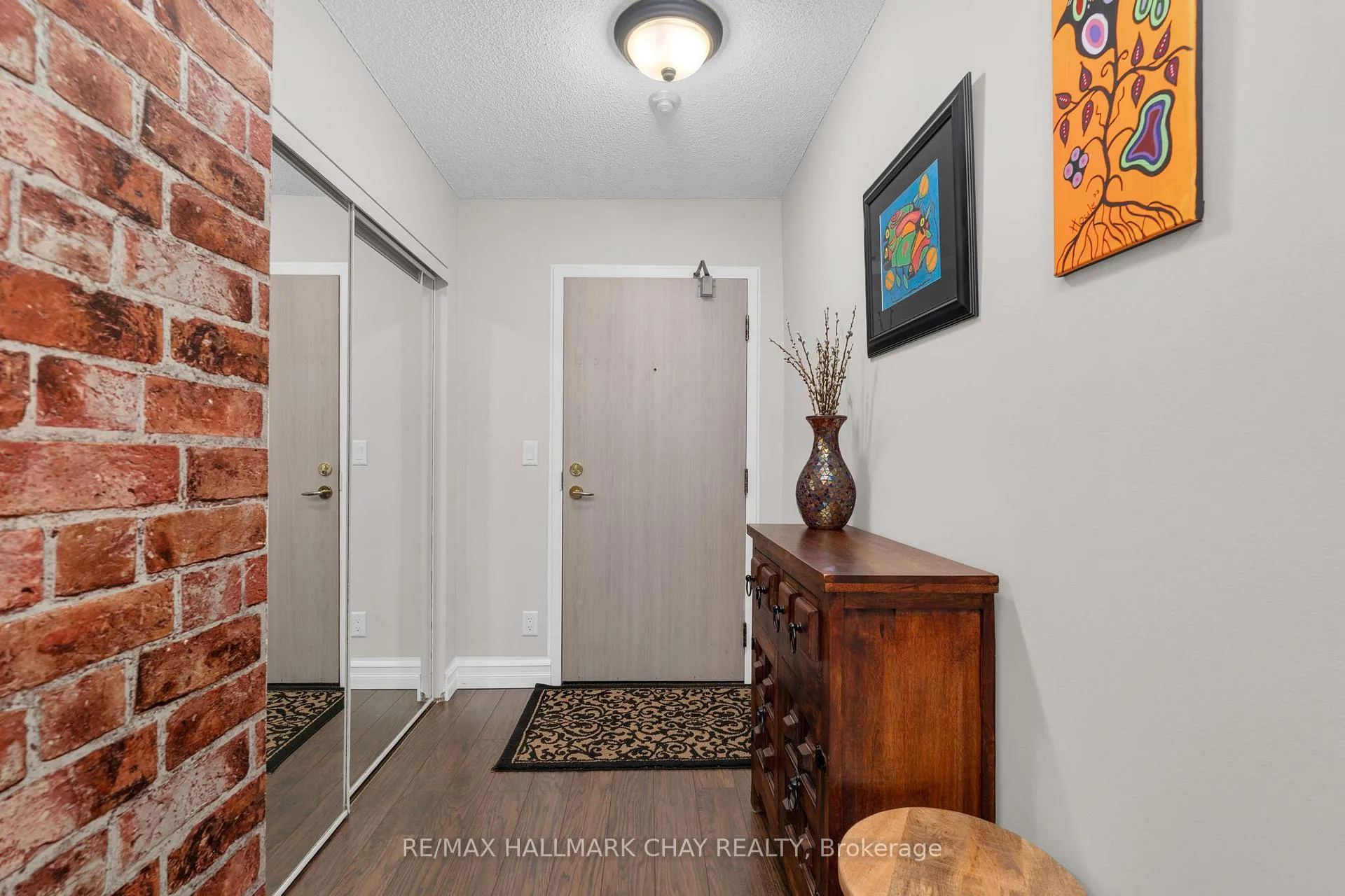 Photo 5 of Unit 610, 140 Dunlop Street E, Barrie, City Centre — HOMEH