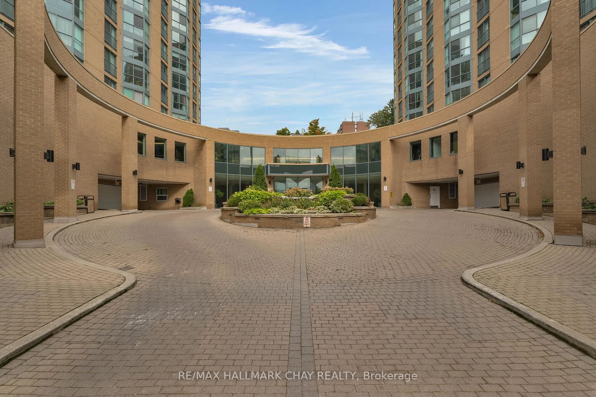 Photo 22 of Unit 610, 140 Dunlop Street E, Barrie, City Centre — HOMEH