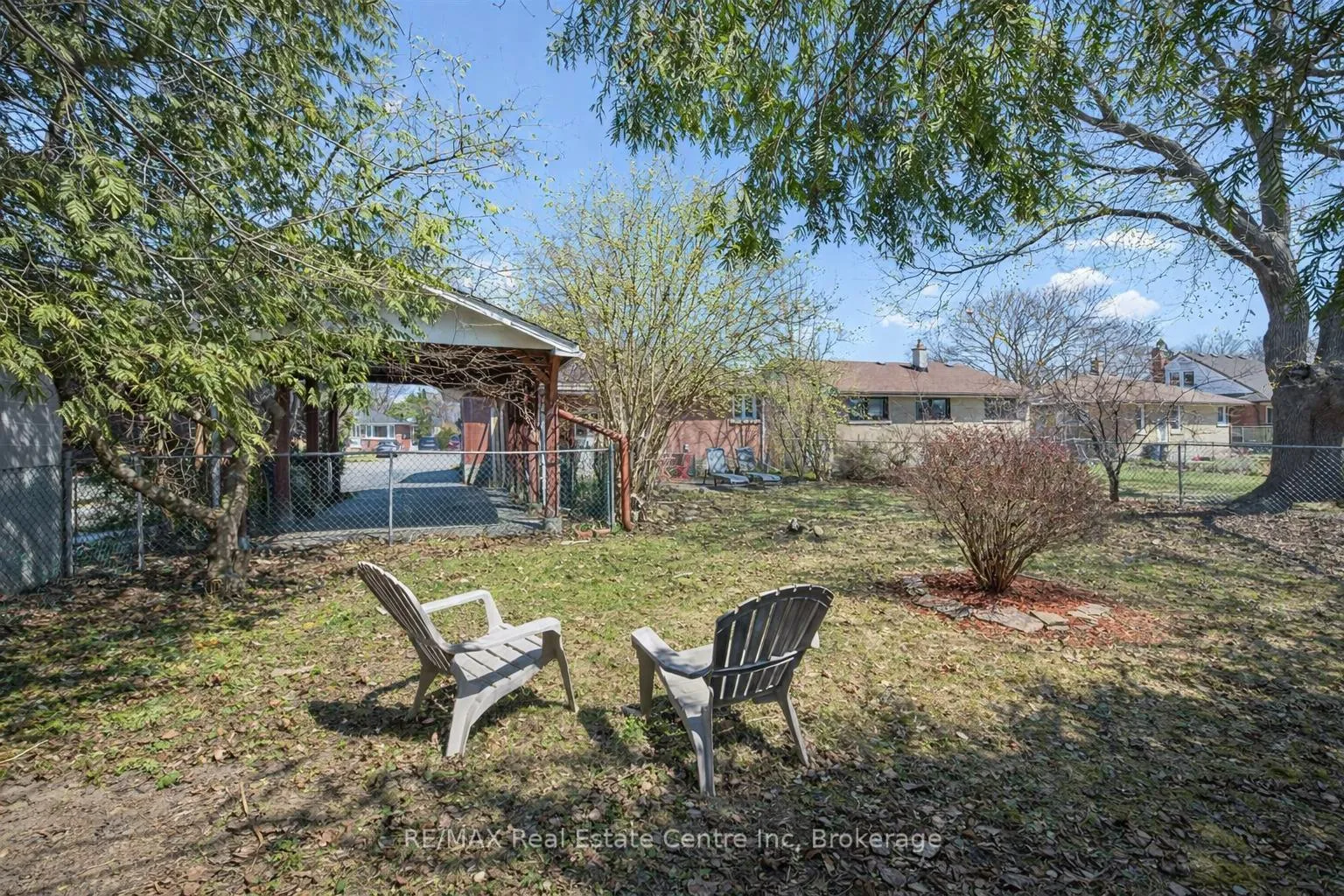 Photo 14 of 58 Vancouver Drive, Guelph, St. George's — HOMEH