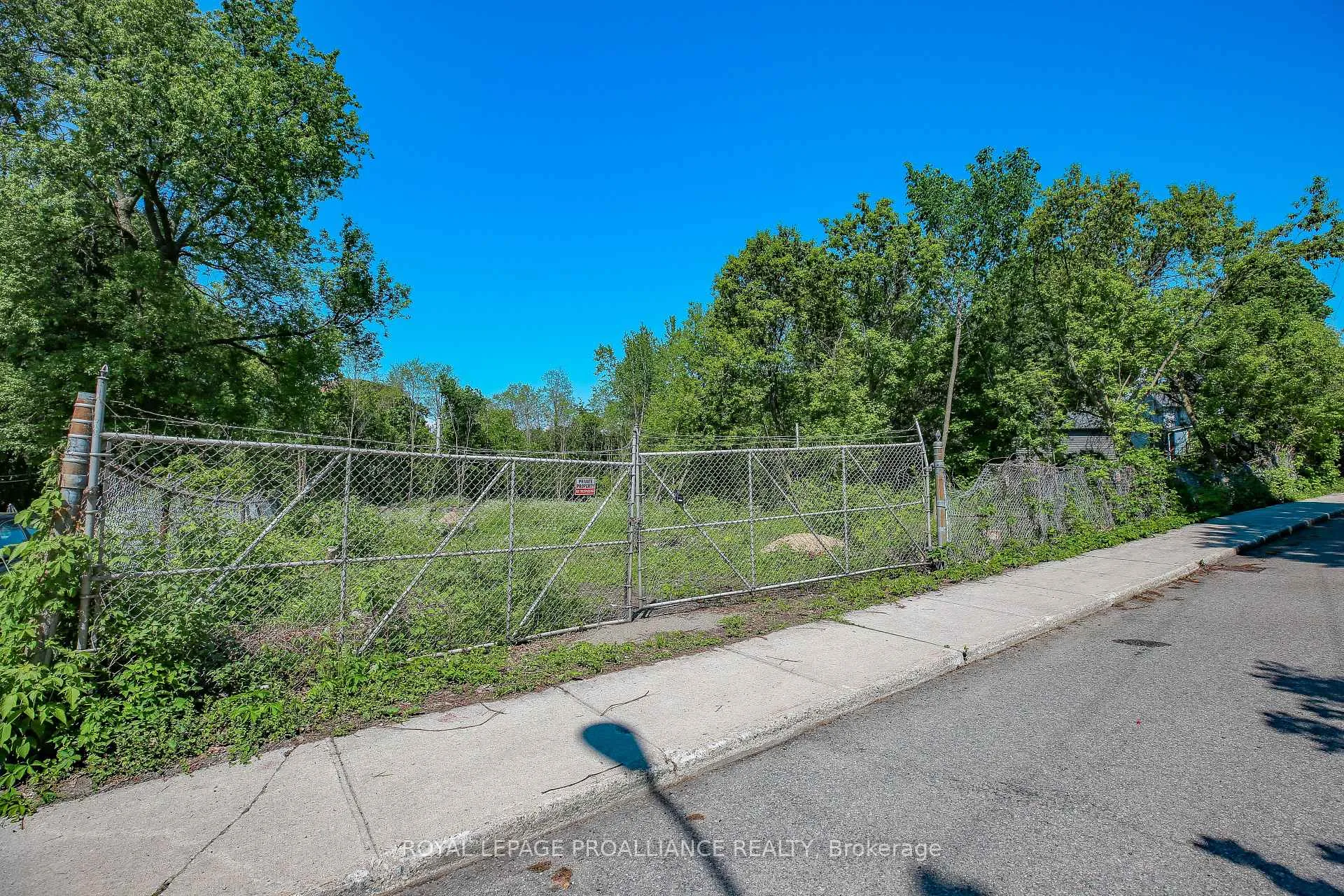 Photo 4 of Edward Street, Brockville — HOMEH
