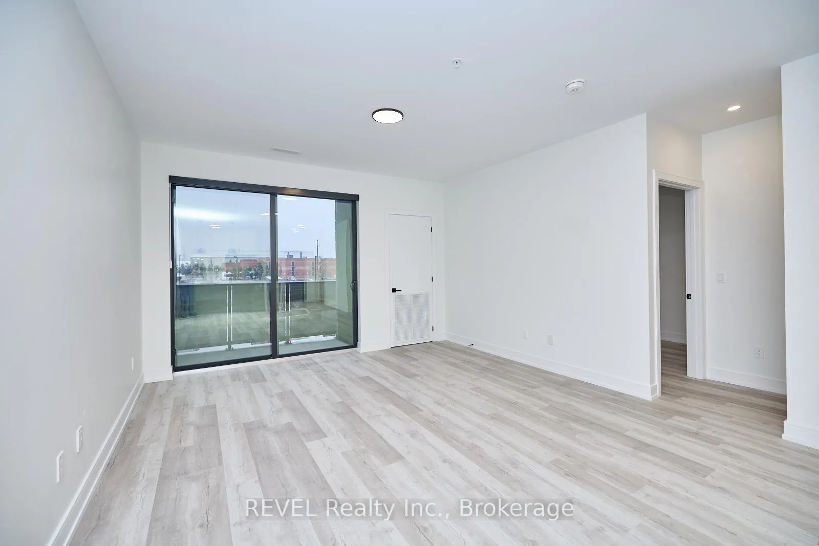 Photo 8 of Unit 207, 300B Fourth Avenue, St. Catharines, Ridley — HOMEH