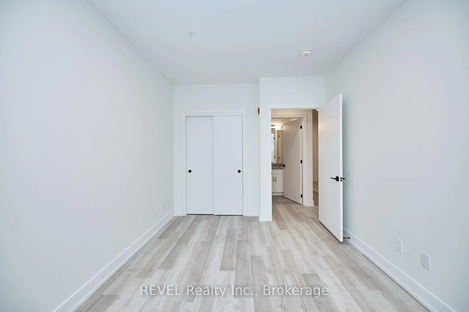 Photo 9 of Unit 207, 300B Fourth Avenue, St. Catharines, Ridley — HOMEH