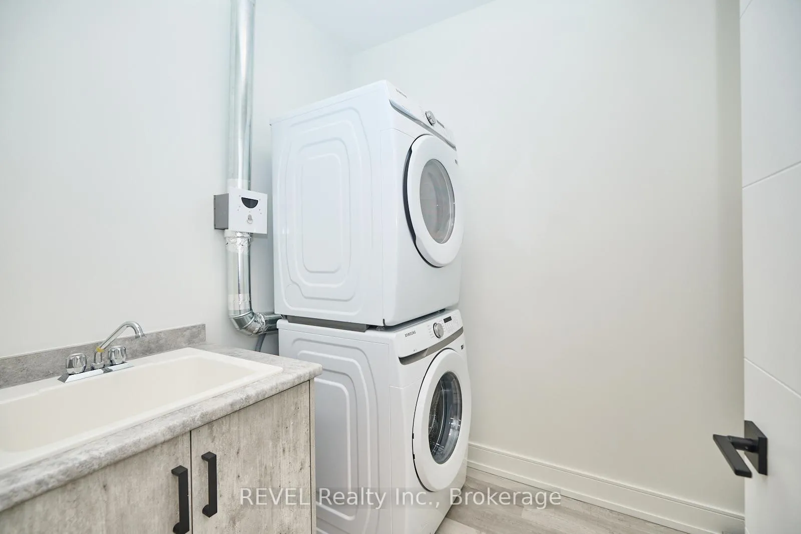 Photo 16 of Unit 207, 300B Fourth Avenue, St. Catharines, Ridley — HOMEH