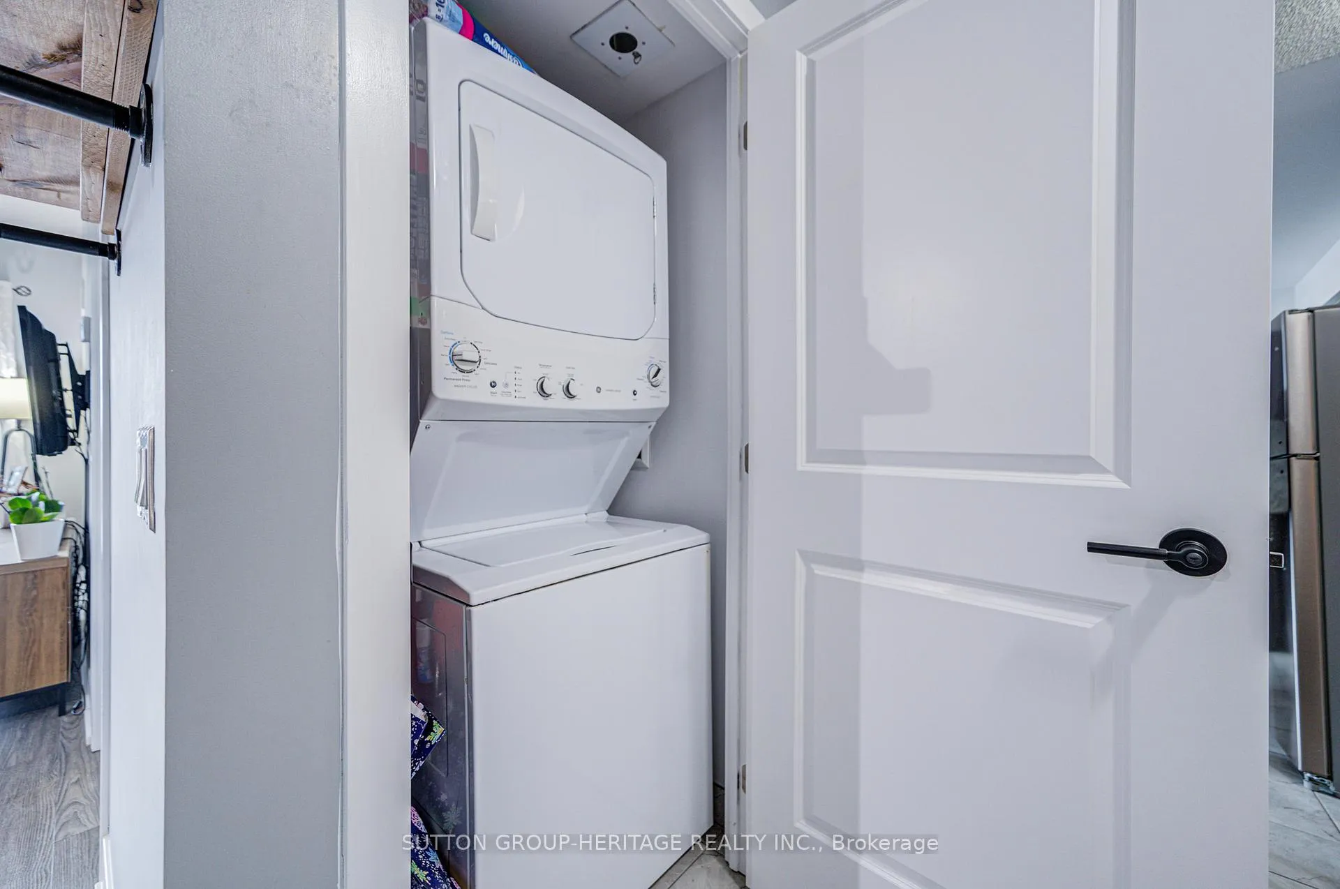 Photo 11 of Unit 606, 1215 Bayly Street, Pickering, Bay Ridges — HOMEH