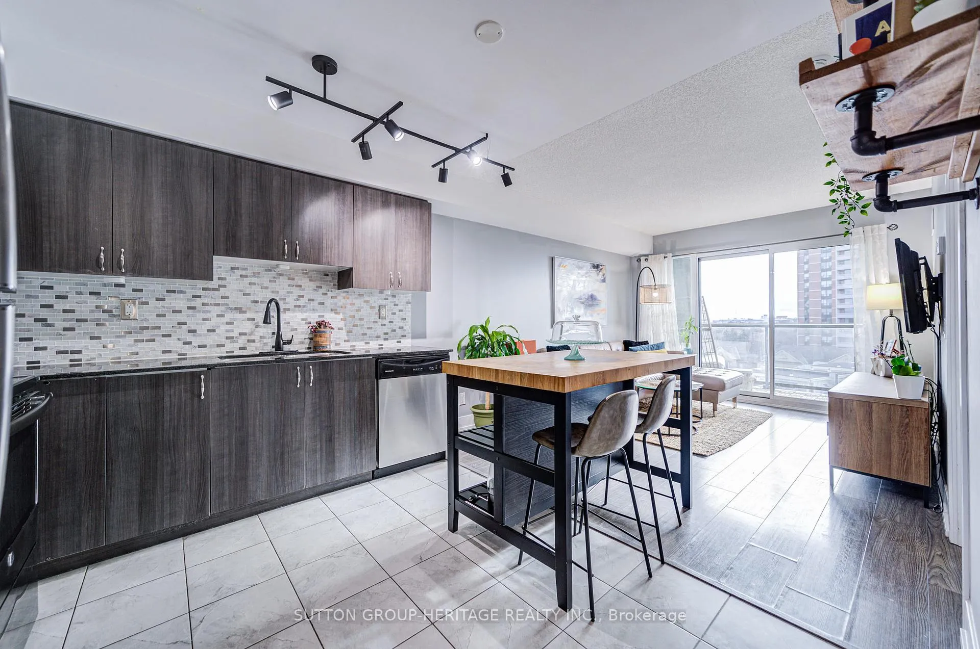 Photo 14 of Unit 606, 1215 Bayly Street, Pickering, Bay Ridges — HOMEH
