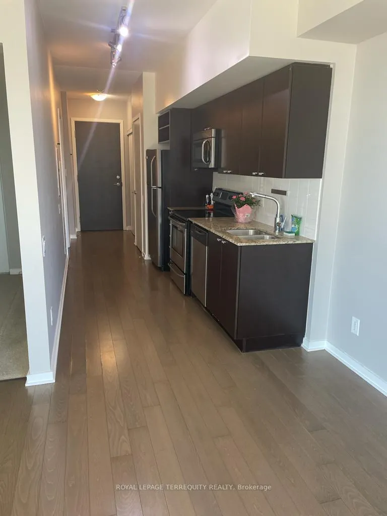 Photo 3 of Unit 713, 105 The Queensway, Toronto, High Park-Swansea — HOMEH