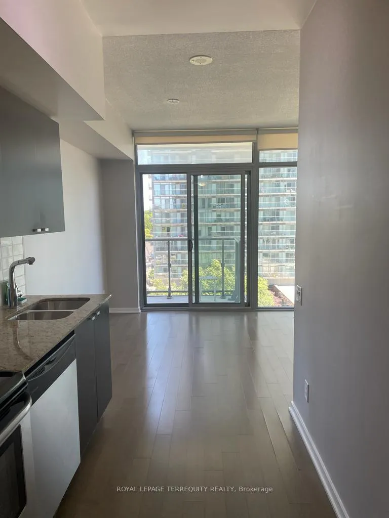 Photo 4 of Unit 713, 105 The Queensway, Toronto, High Park-Swansea — HOMEH