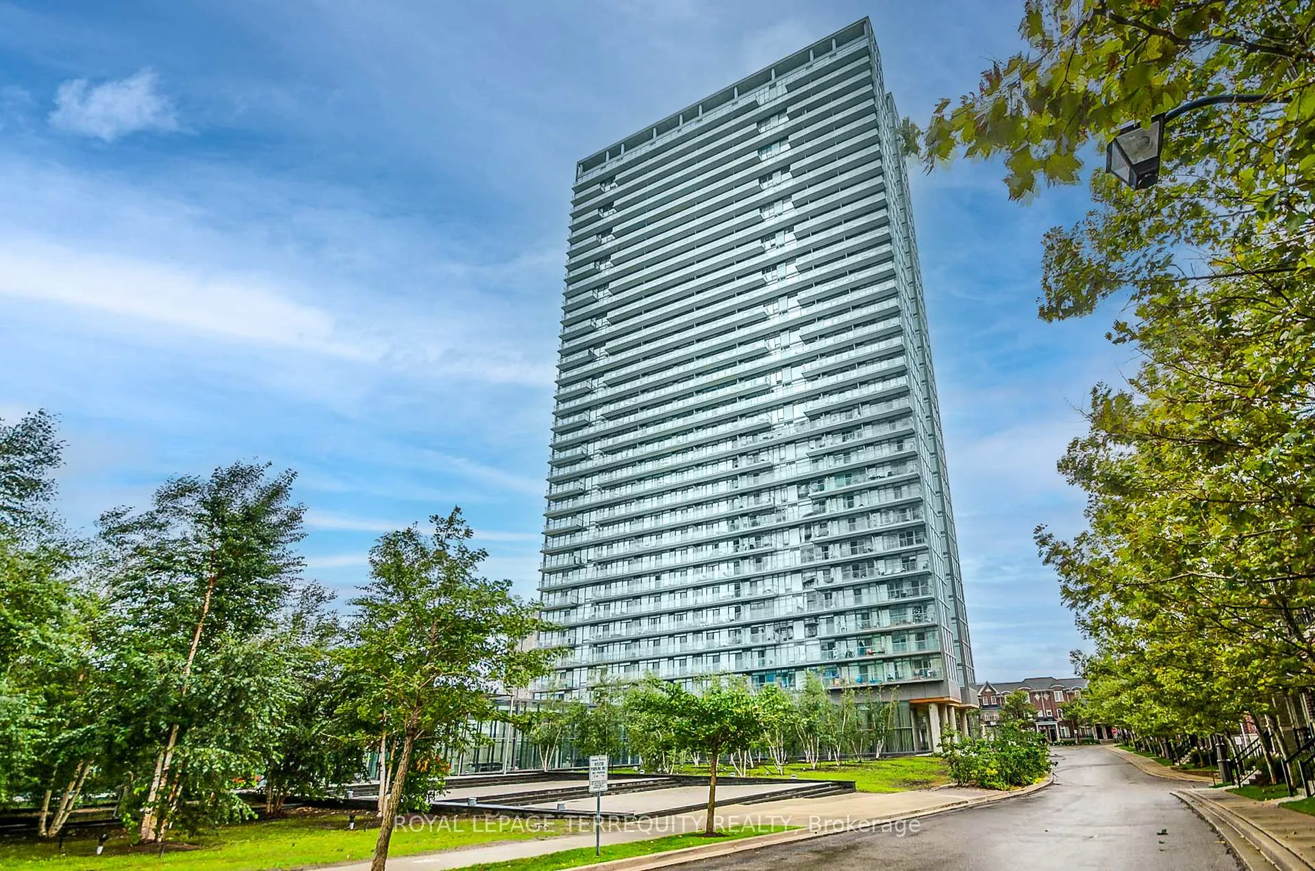 Photo 11 of Unit 713, 105 The Queensway, Toronto, High Park-Swansea — HOMEH