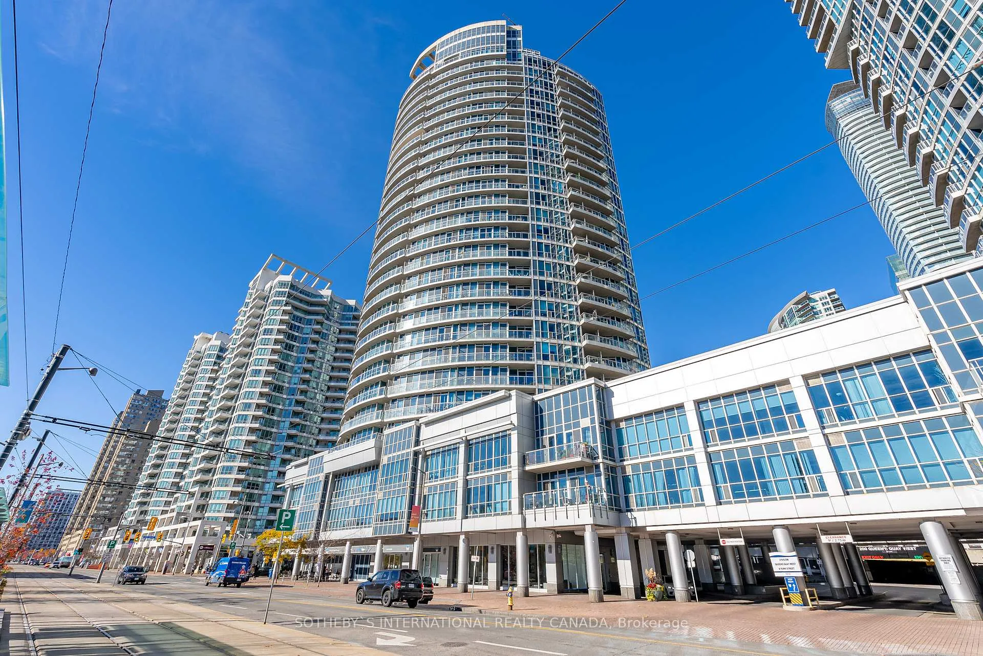 Front of Unit 2710, 218 Queen's Quay W