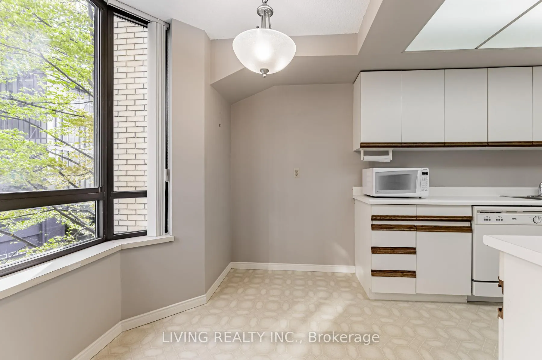 Photo 7 of Unit 308, 280 Simcoe Street, Toronto, Kensington-Chinatown — HOMEH
