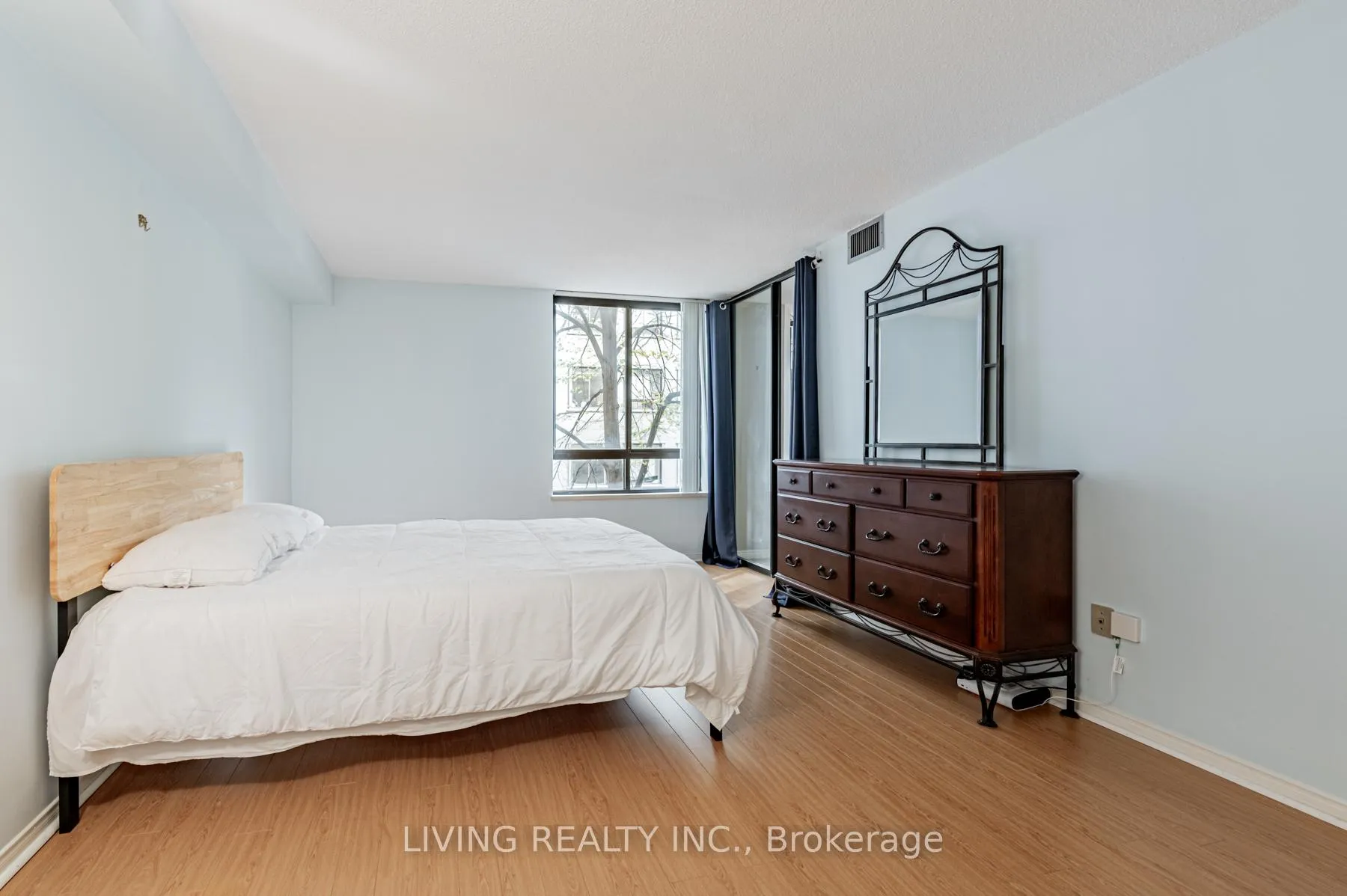 Photo 13 of Unit 308, 280 Simcoe Street, Toronto, Kensington-Chinatown — HOMEH