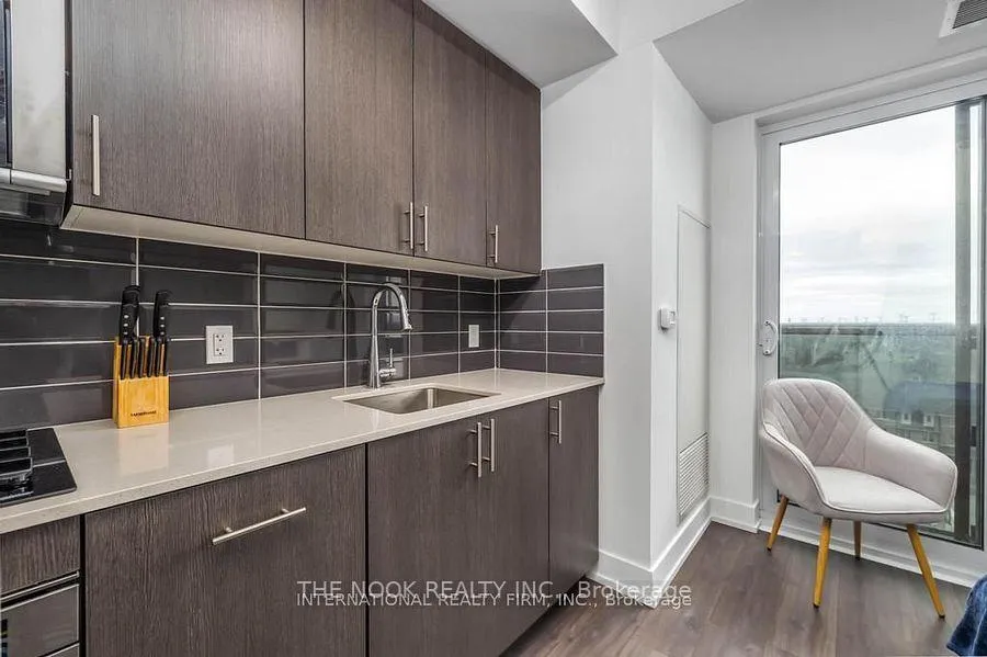 Photo 7 of Unit 803, 2550 Simcoe Street N, Oshawa, Windfields — HOMEH