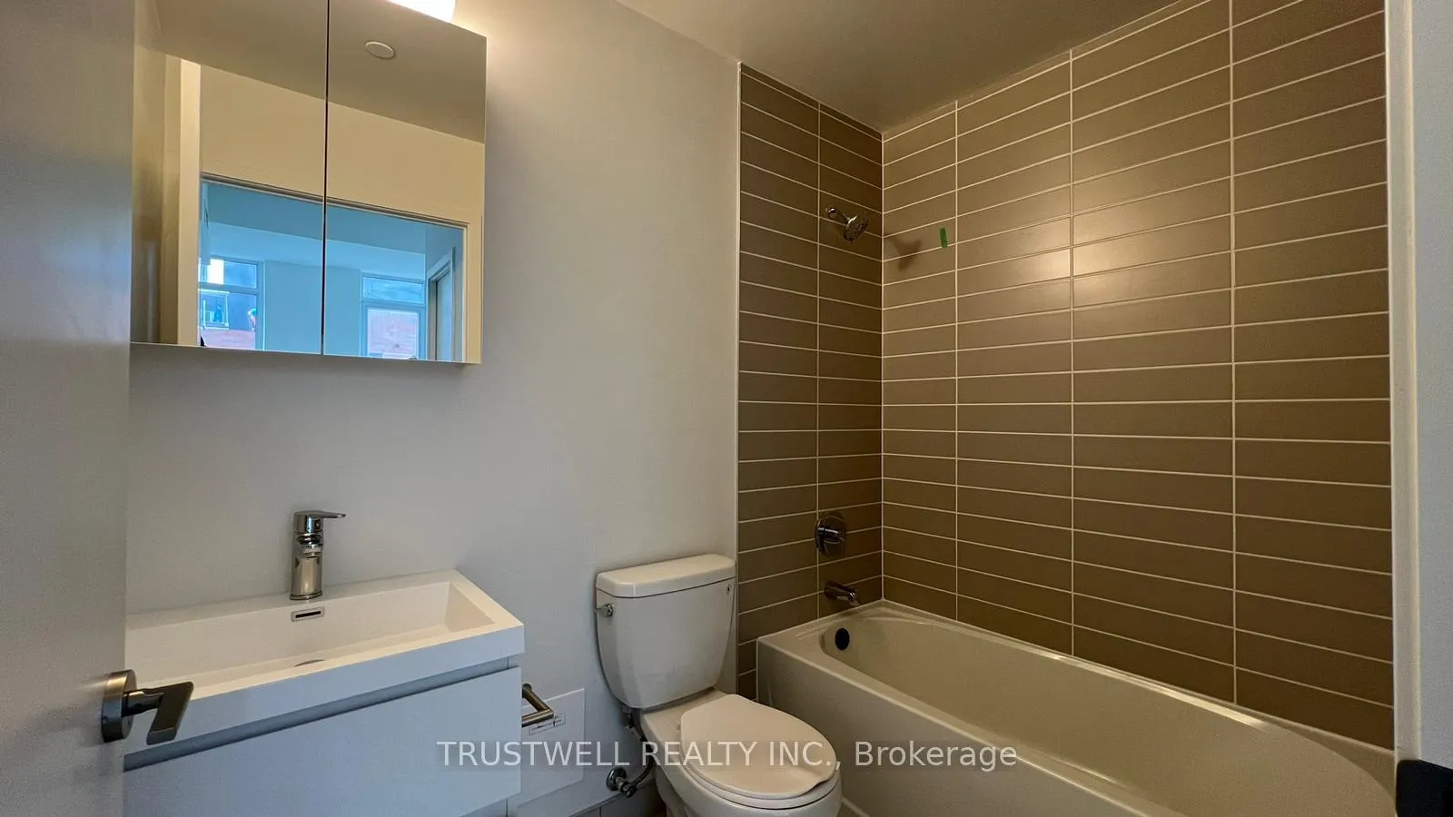 Photo 10 of Unit 1012, 292 Verdale Crossing, Markham, Unionville — HOMEH