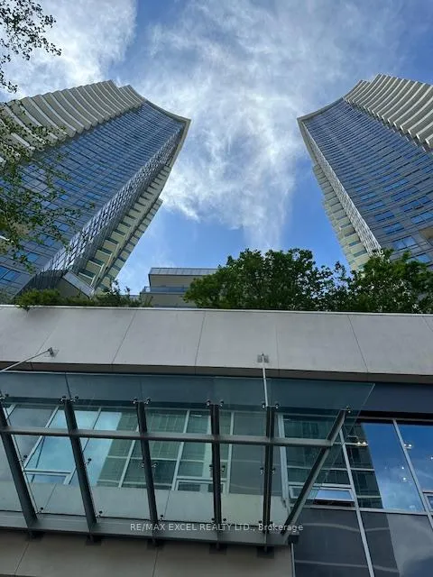 Photo 5 of Unit 802, 7171 Yonge Street, Markham, Grandview — HOMEH