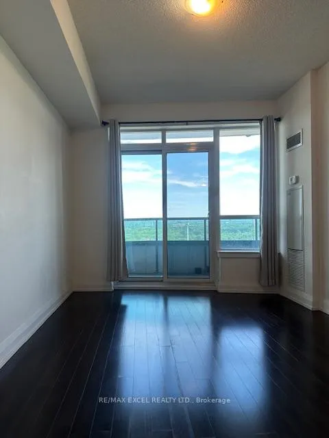 Photo 13 of Unit 802, 7171 Yonge Street, Markham, Grandview — HOMEH