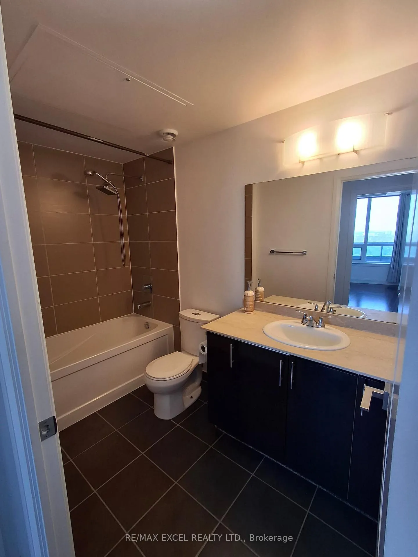 Photo 19 of Unit 802, 7171 Yonge Street, Markham, Grandview — HOMEH
