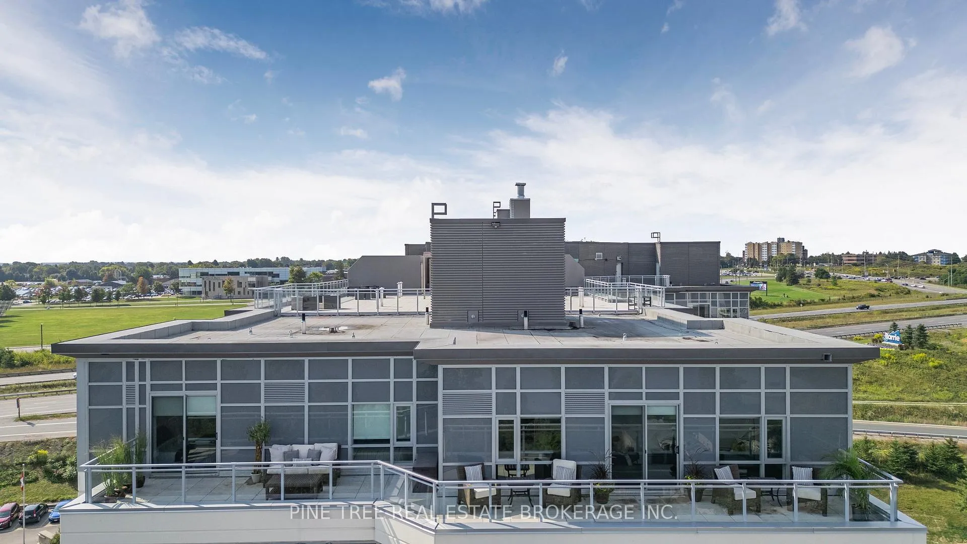 Front of Unit 1105, 58 Lakeside Terrace N