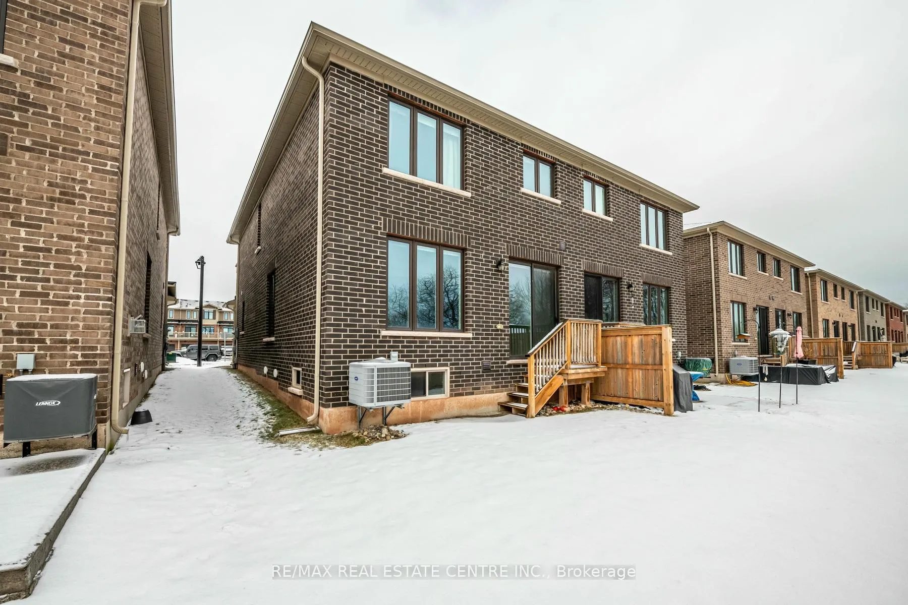 Photo 4 of Unit 47, 288 Glover Street, Hamilton, Fruitland — HOMEH