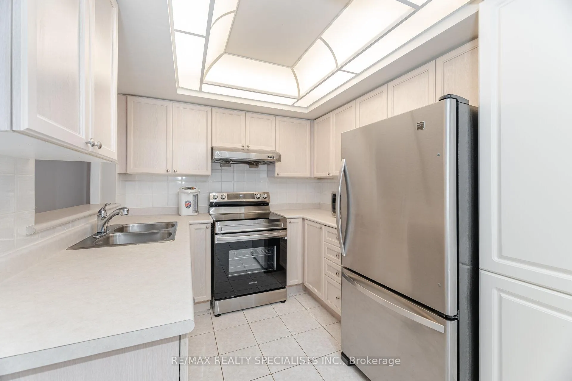 Photo 7 of Unit 825, 1400 The Esplanade N, Pickering, Town Centre — HOMEH