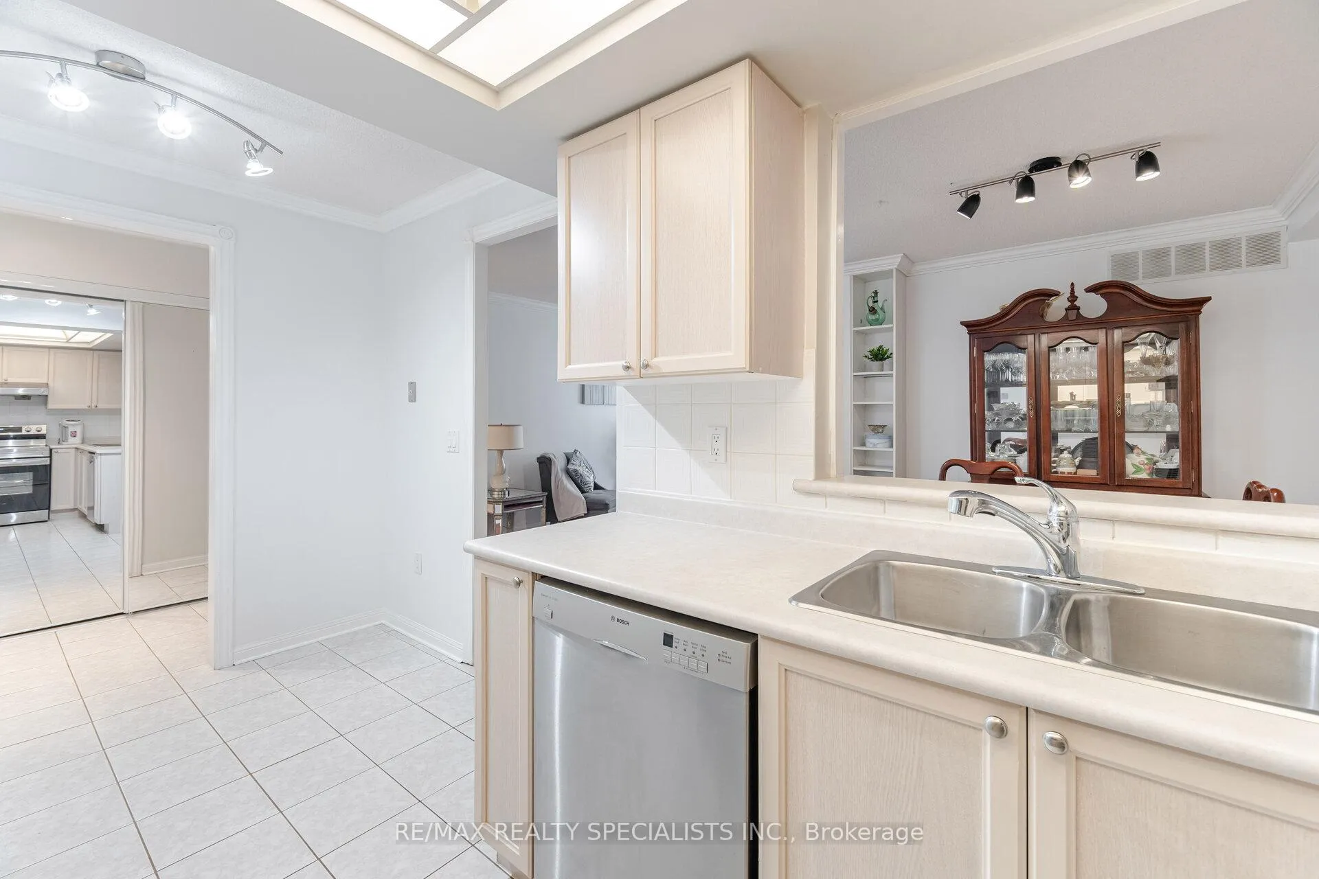 Photo 9 of Unit 825, 1400 The Esplanade N, Pickering, Town Centre — HOMEH