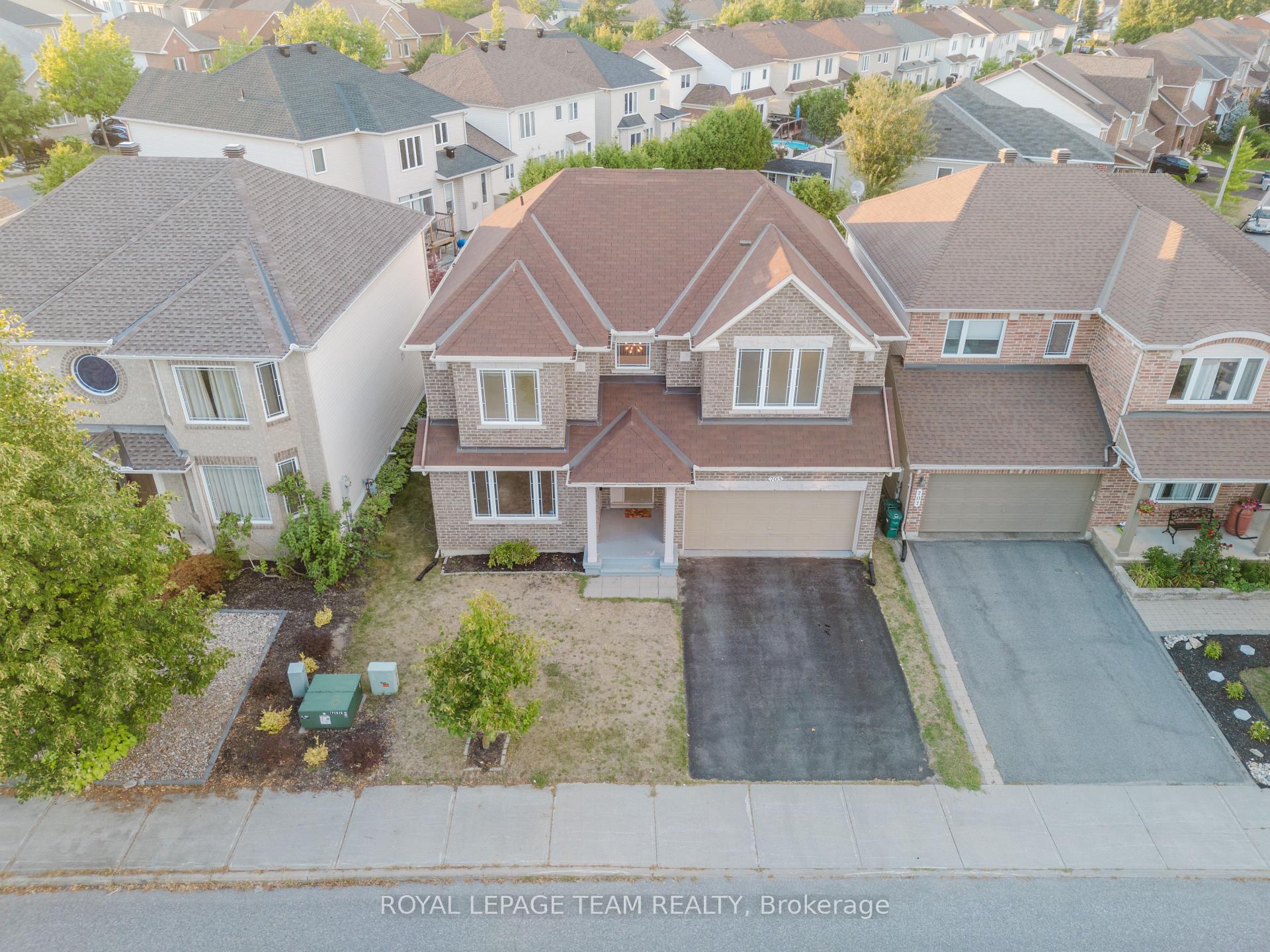 Photo 2 of 705 Clearbrook Drive, Ottawa, Barrhaven - Strandherd — HOMEH