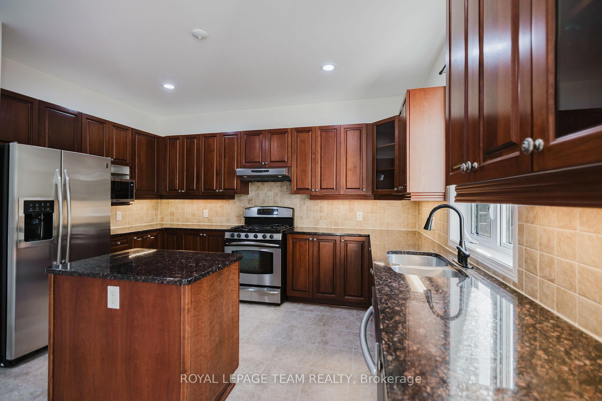 Photo 15 of 705 Clearbrook Drive, Ottawa, Barrhaven - Strandherd — HOMEH