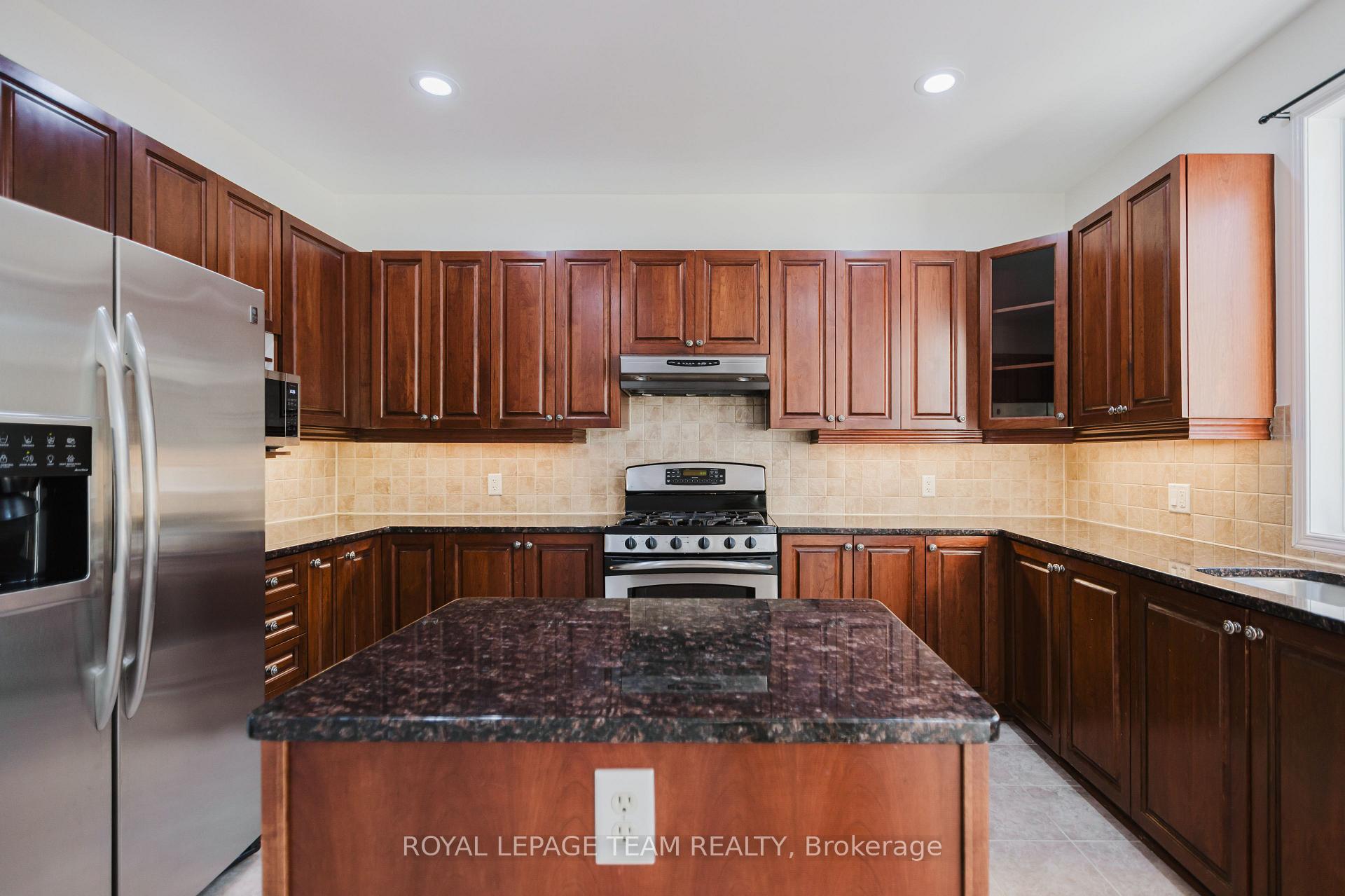 Photo 16 of 705 Clearbrook Drive, Ottawa, Barrhaven - Strandherd — HOMEH