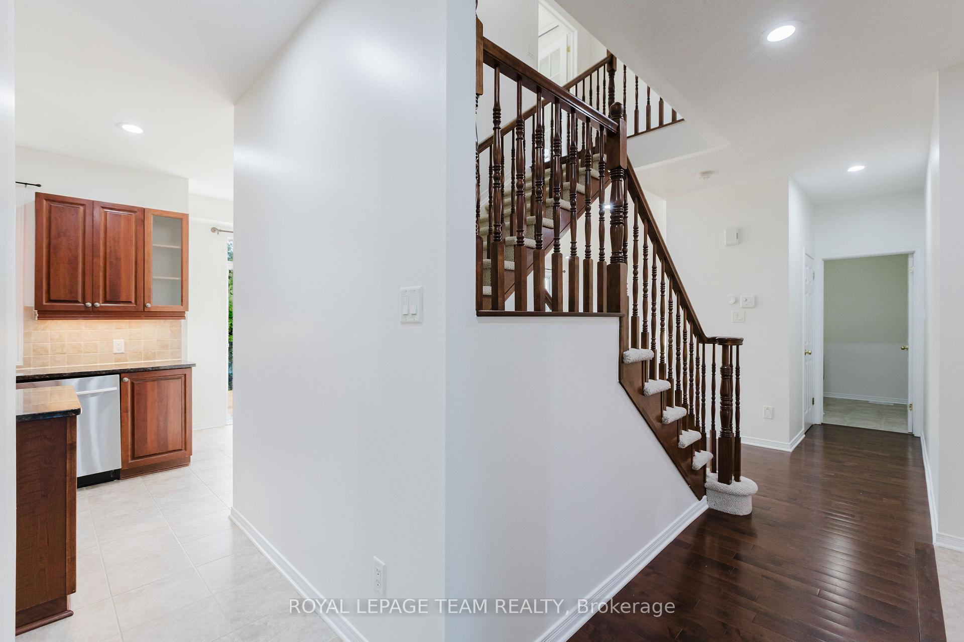 Photo 18 of 705 Clearbrook Drive, Ottawa, Barrhaven - Strandherd — HOMEH