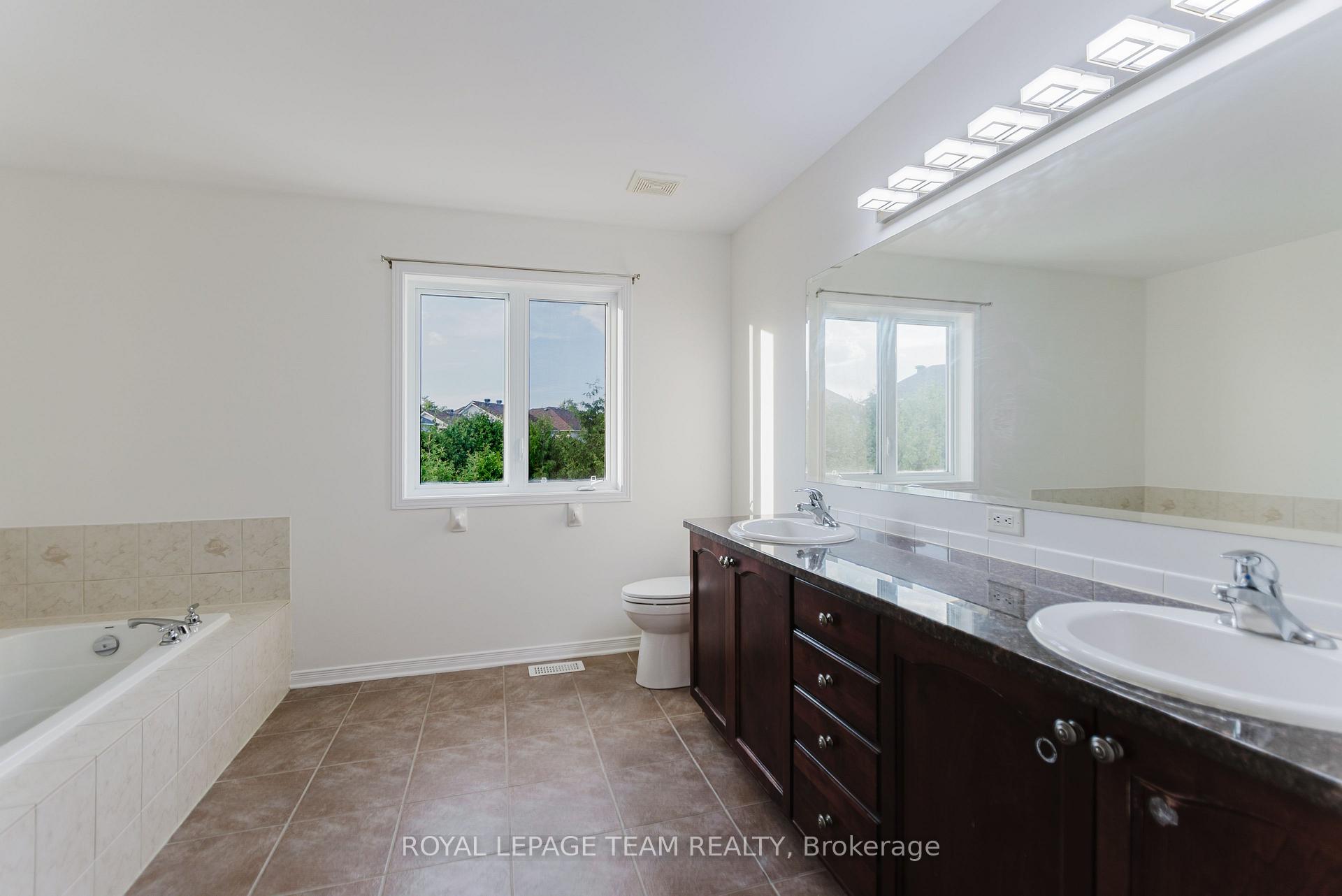 Photo 25 of 705 Clearbrook Drive, Ottawa, Barrhaven - Strandherd — HOMEH