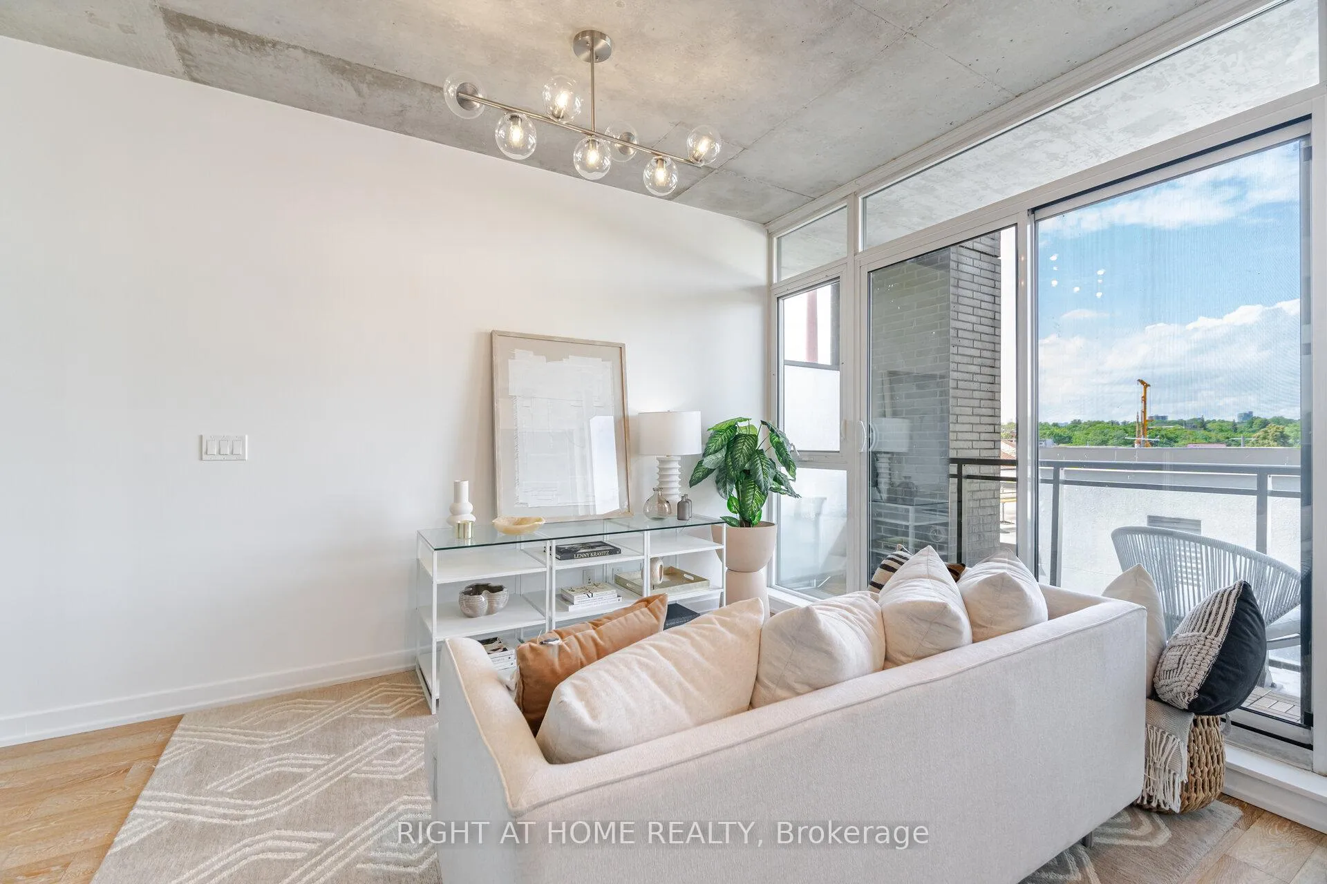 Photo 10 of Unit 527, 1190 Dundas Street, Toronto, South Riverdale — HOMEH