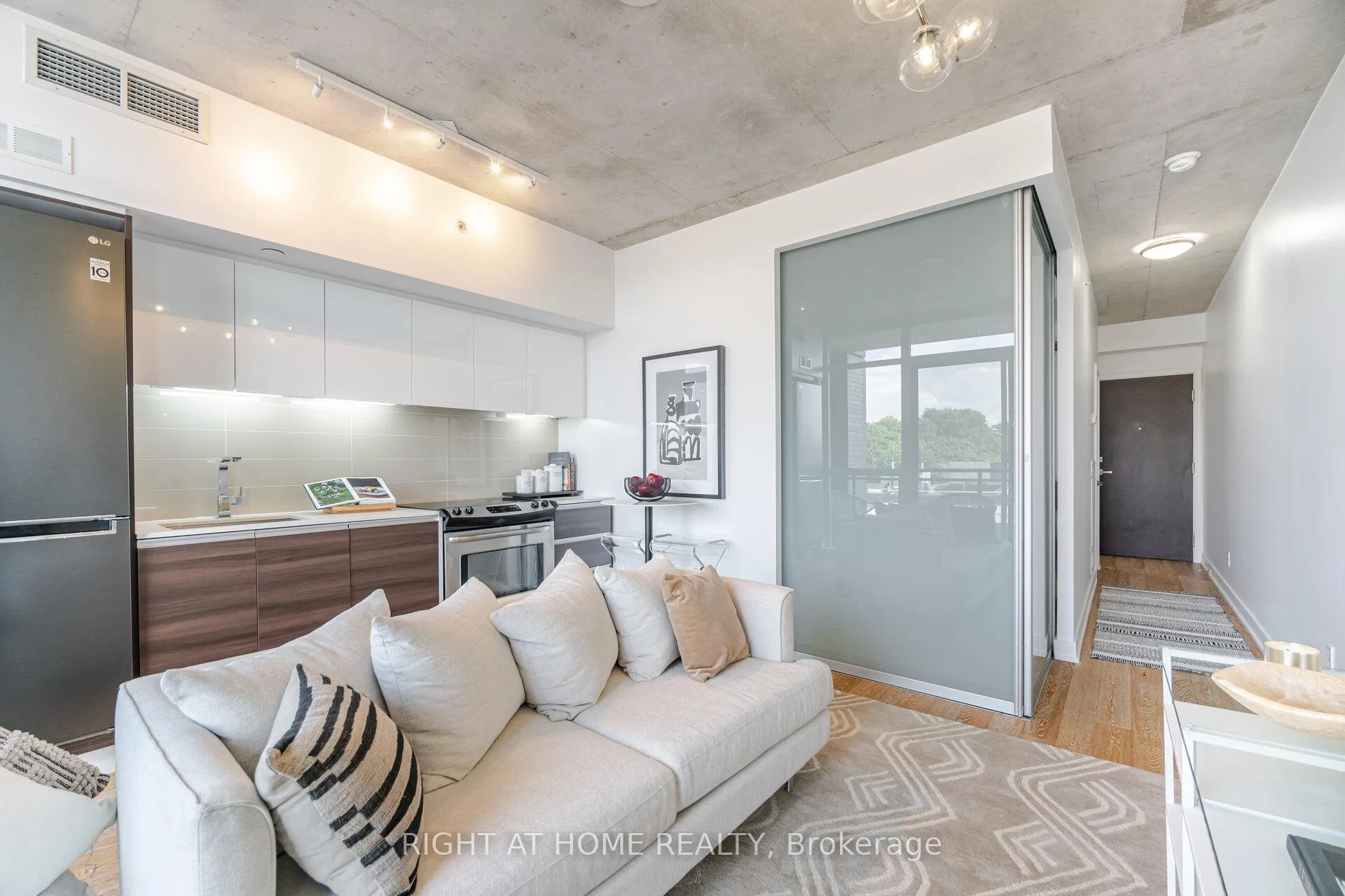 Photo 11 of Unit 527, 1190 Dundas Street, Toronto, South Riverdale — HOMEH
