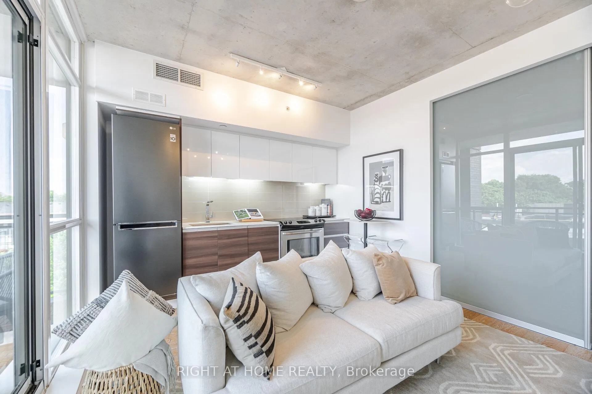Photo 12 of Unit 527, 1190 Dundas Street, Toronto, South Riverdale — HOMEH