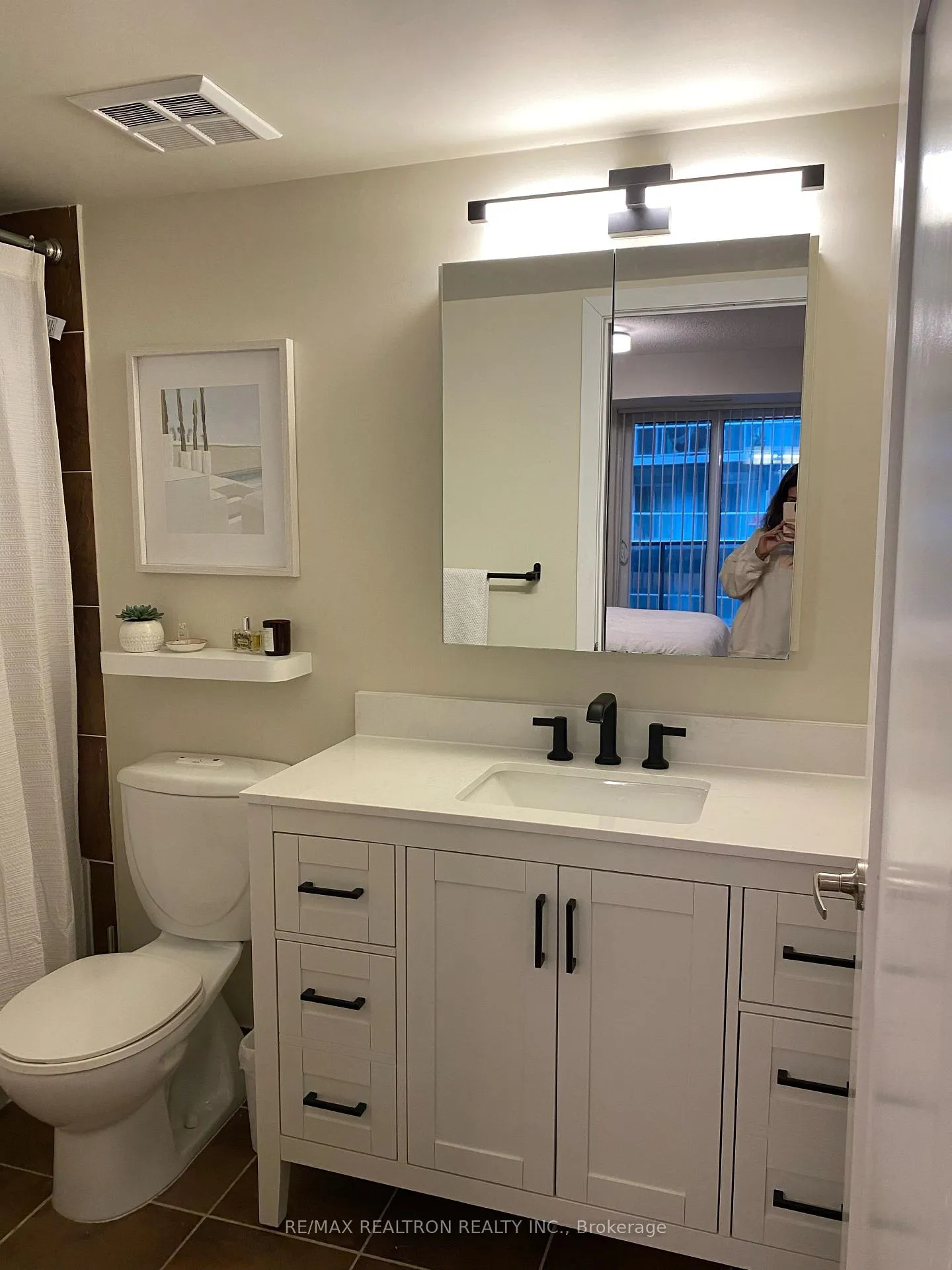 Photo 11 of Unit 1602, 20 Blue Jays Way, Toronto, Waterfront Communities — HOMEH