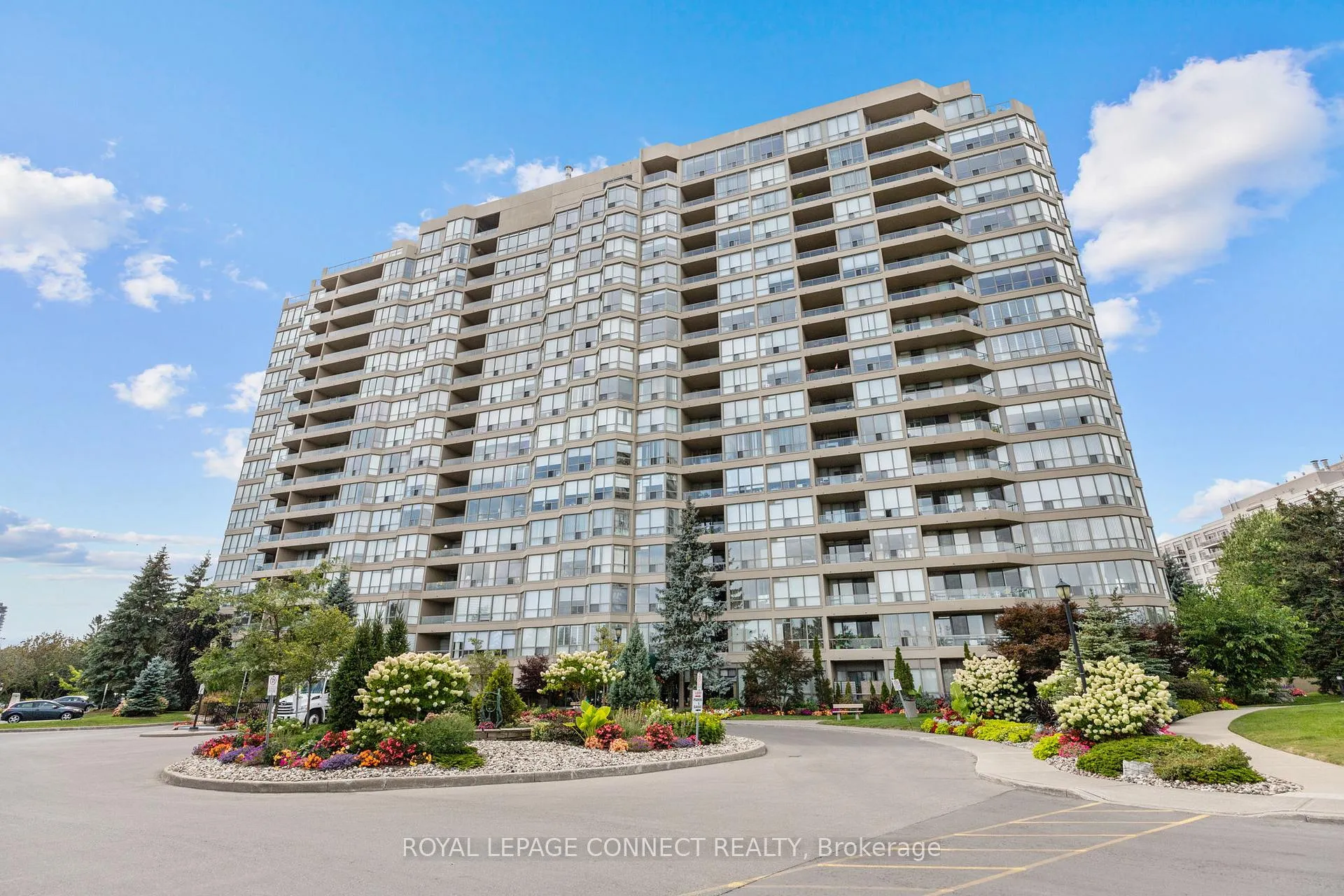 Photo 2 of Unit 422, 1880 Valley Farm Road, Pickering, Town Centre — HOMEH