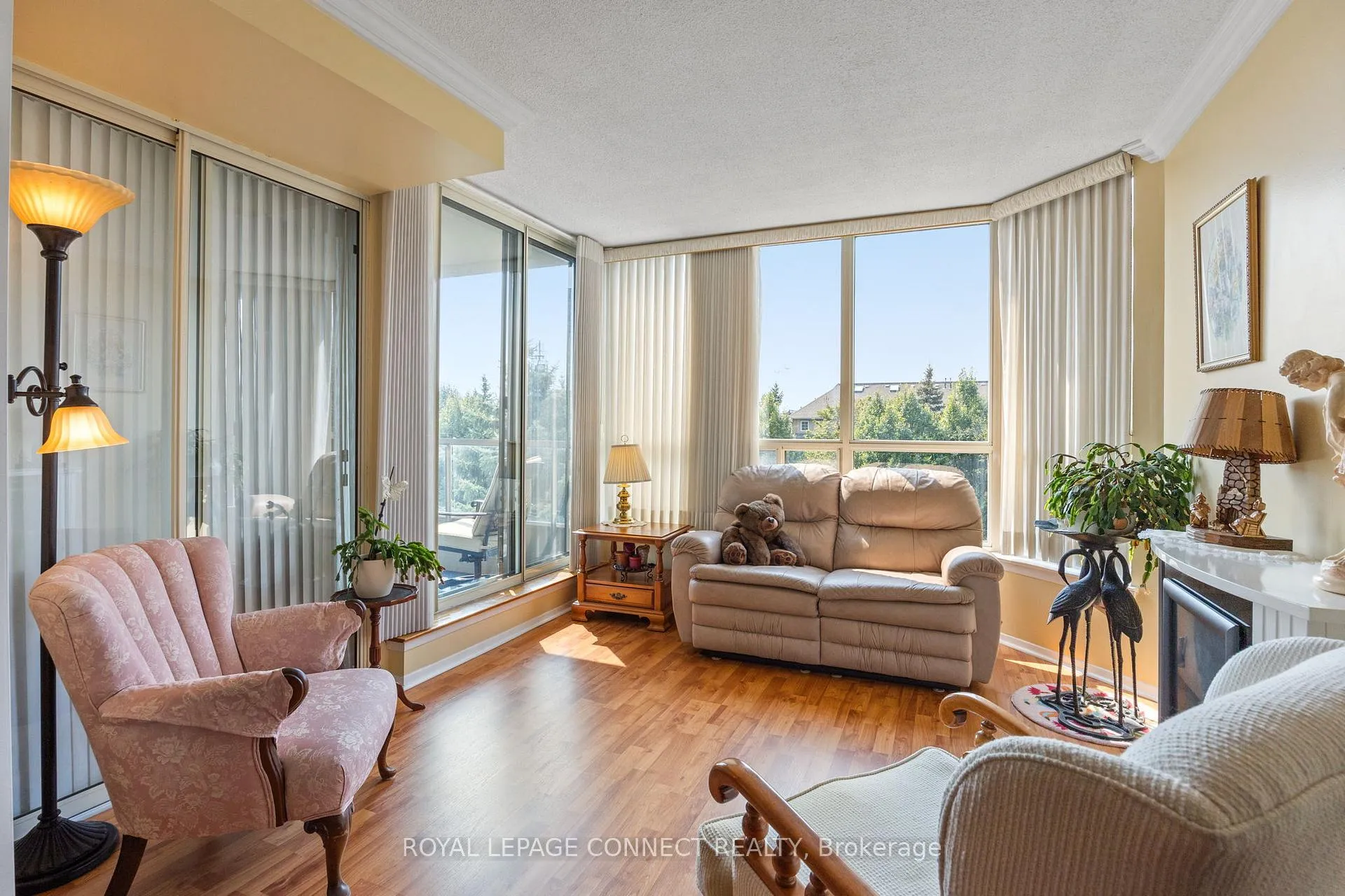 Photo 14 of Unit 422, 1880 Valley Farm Road, Pickering, Town Centre — HOMEH
