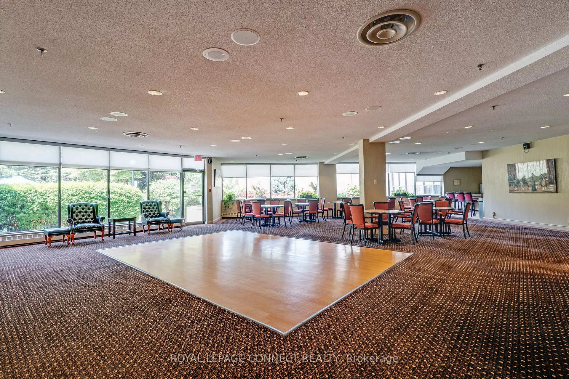 Photo 38 of Unit 422, 1880 Valley Farm Road, Pickering, Town Centre — HOMEH